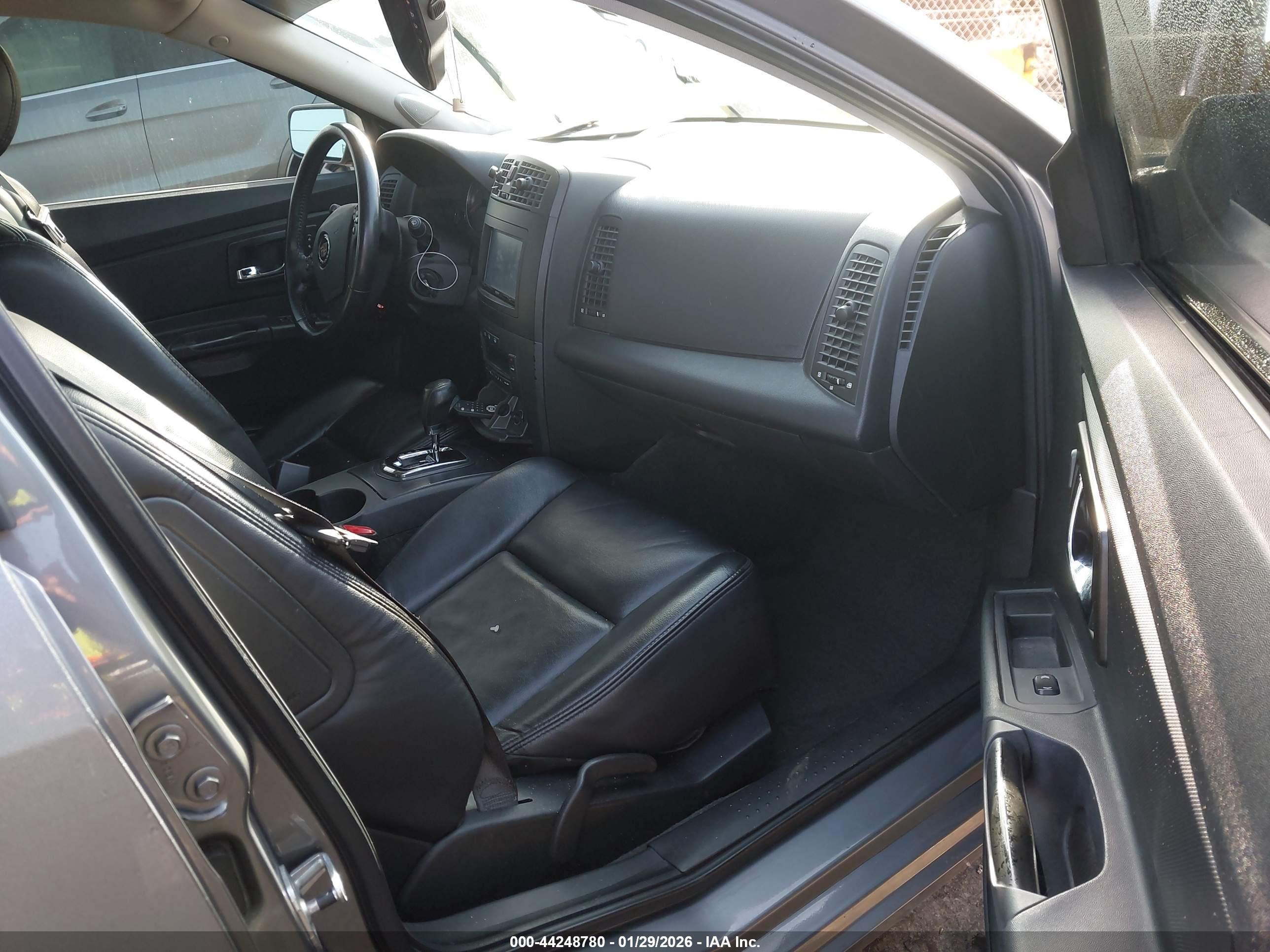 CADILLAC CTS image 5