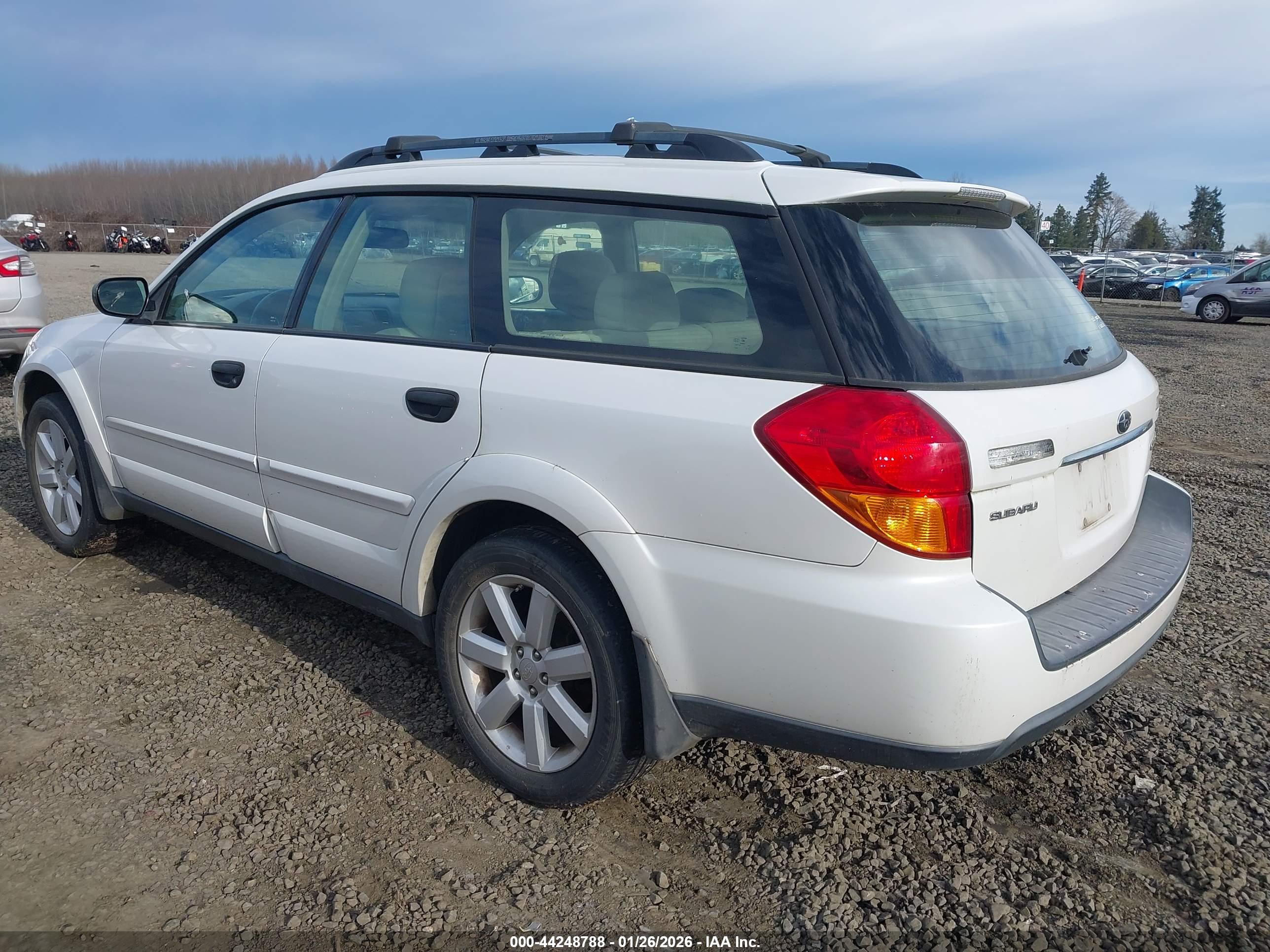 SUBARU OUTBACK image 3