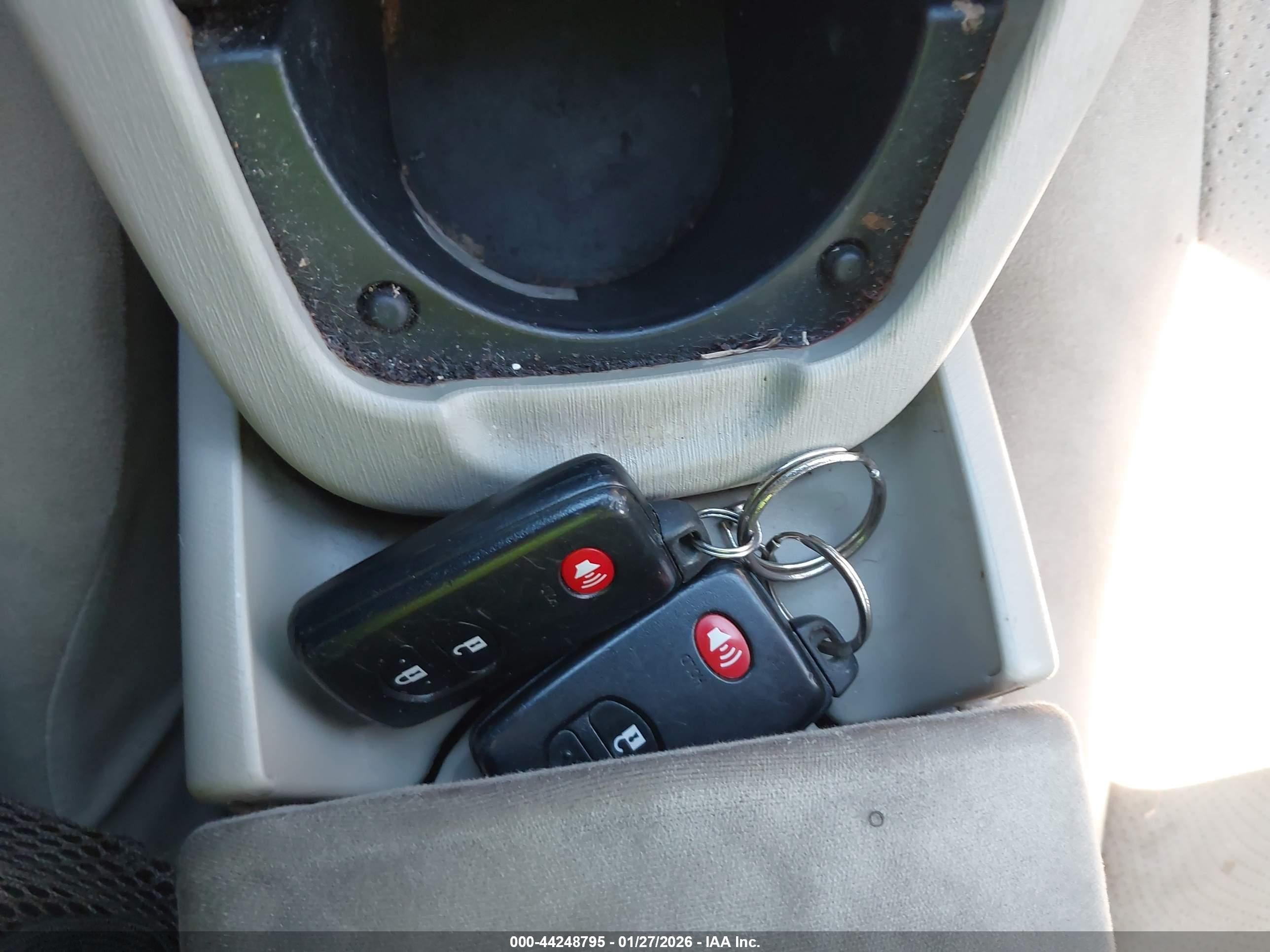TOYOTA PRIUS image 11