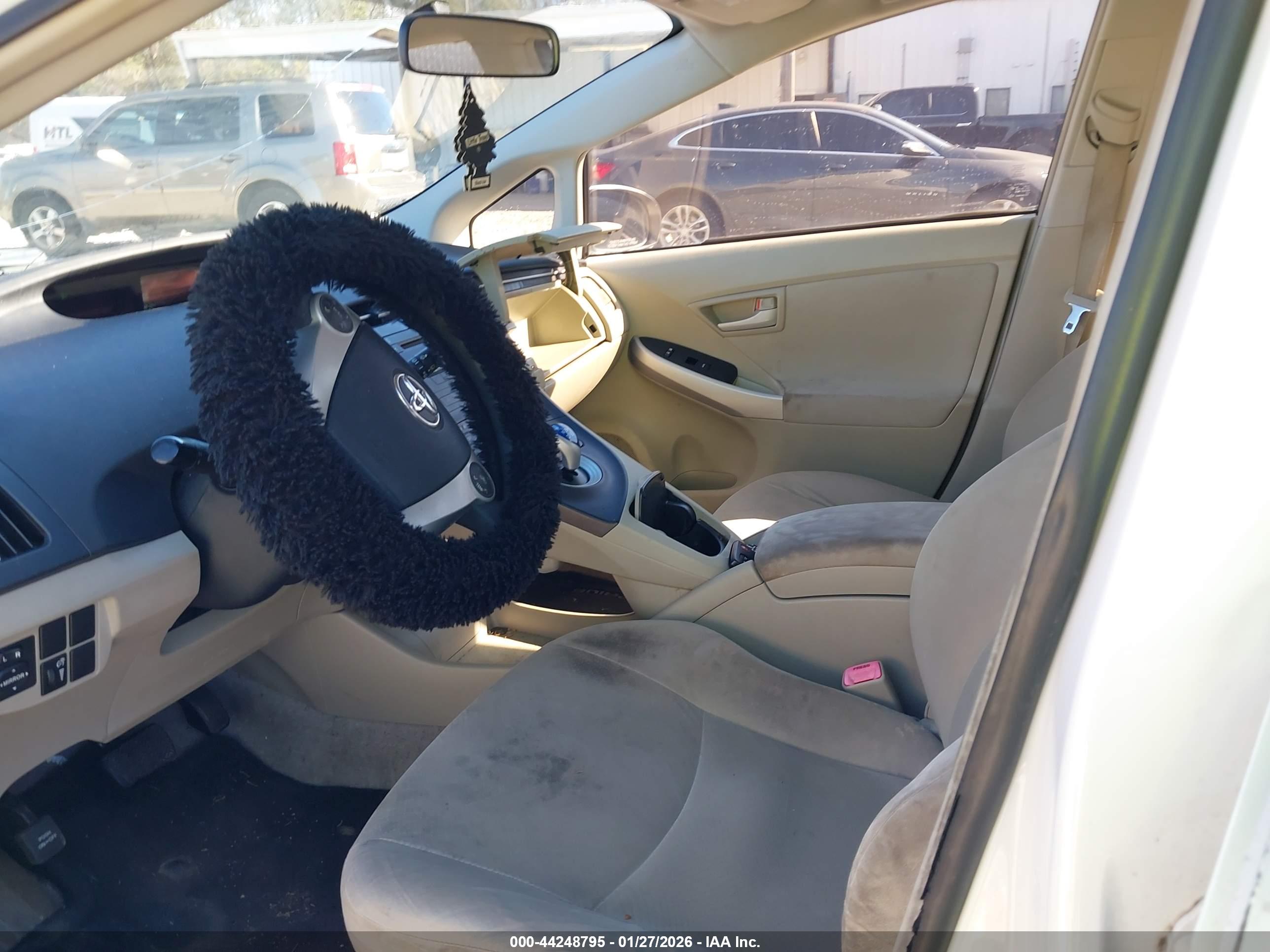 TOYOTA PRIUS image 5