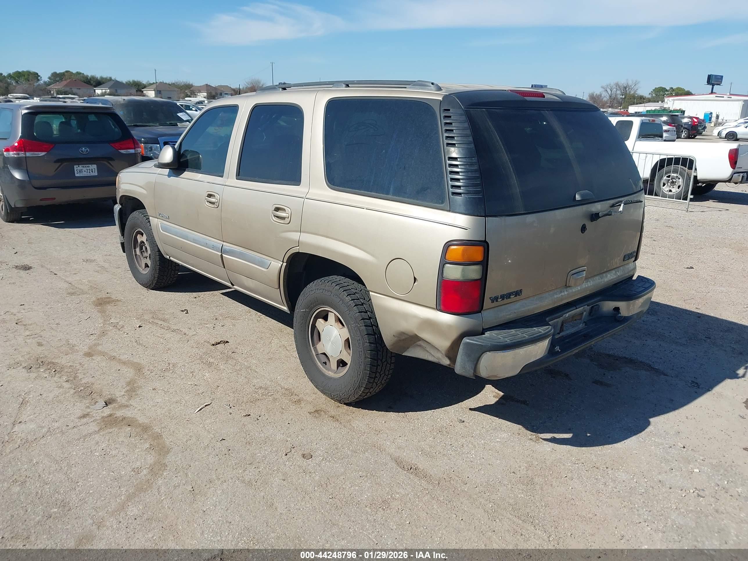 GMC YUKON image 3