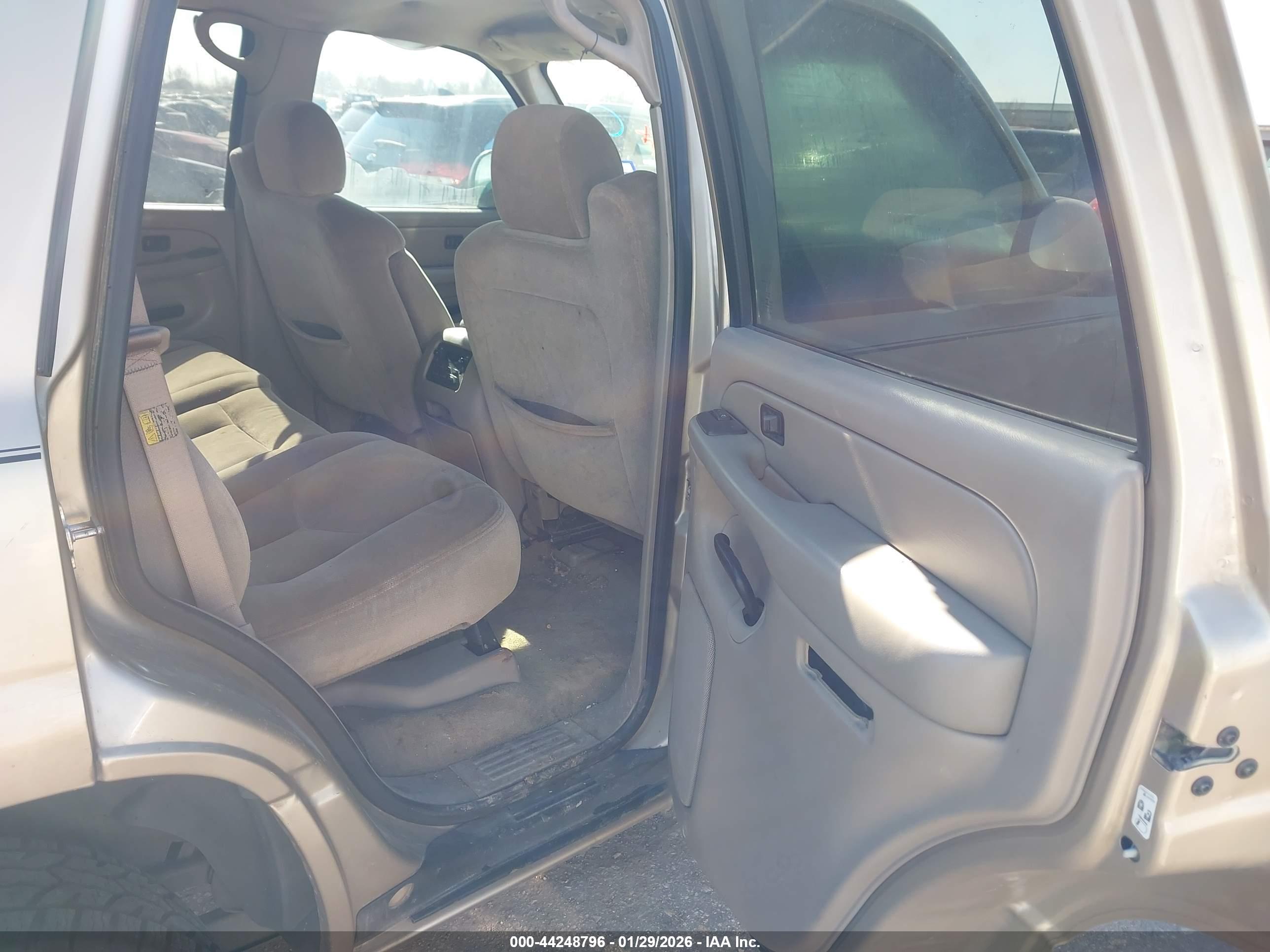 GMC YUKON image 8