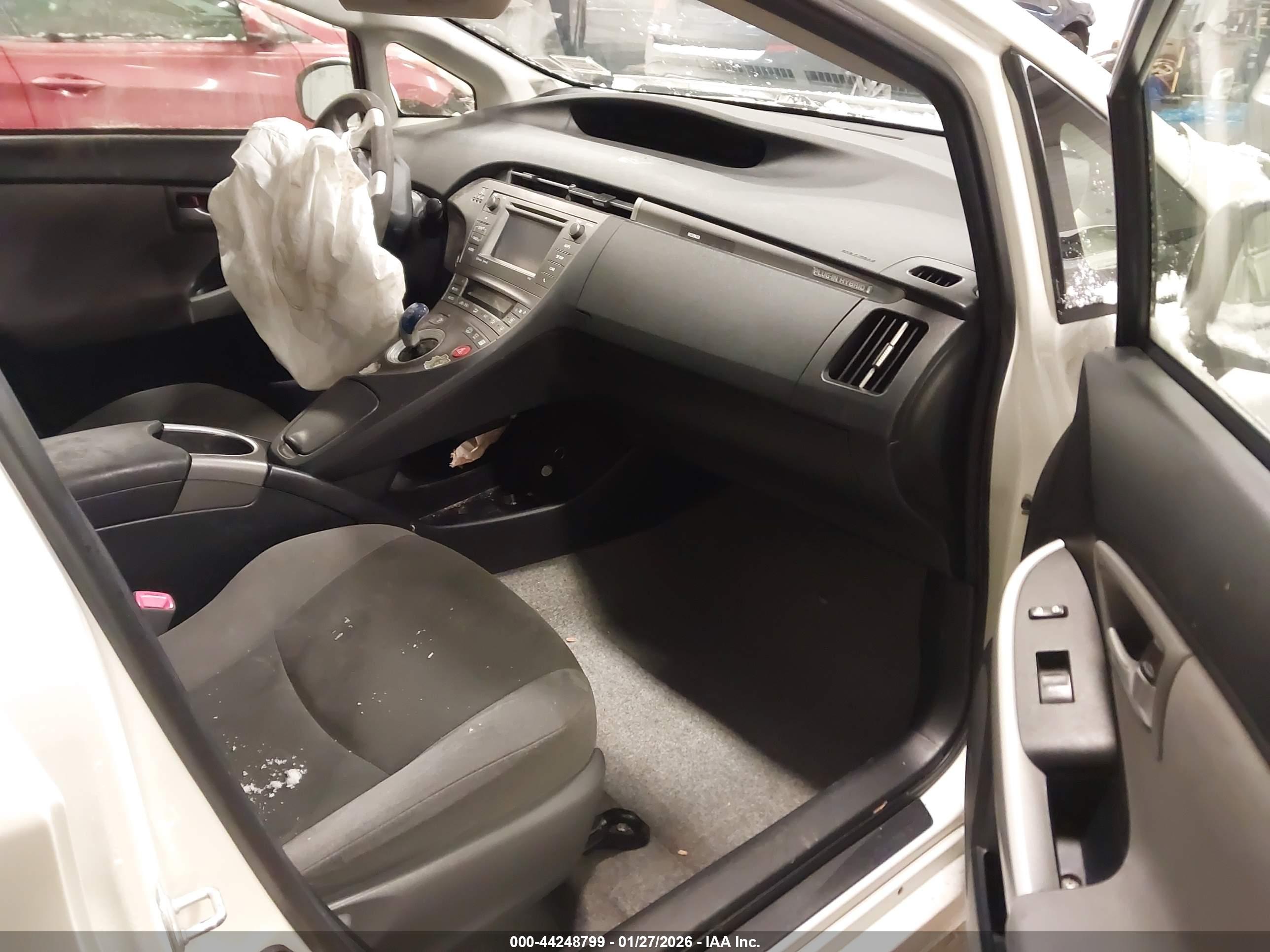 TOYOTA PRIUS image 5