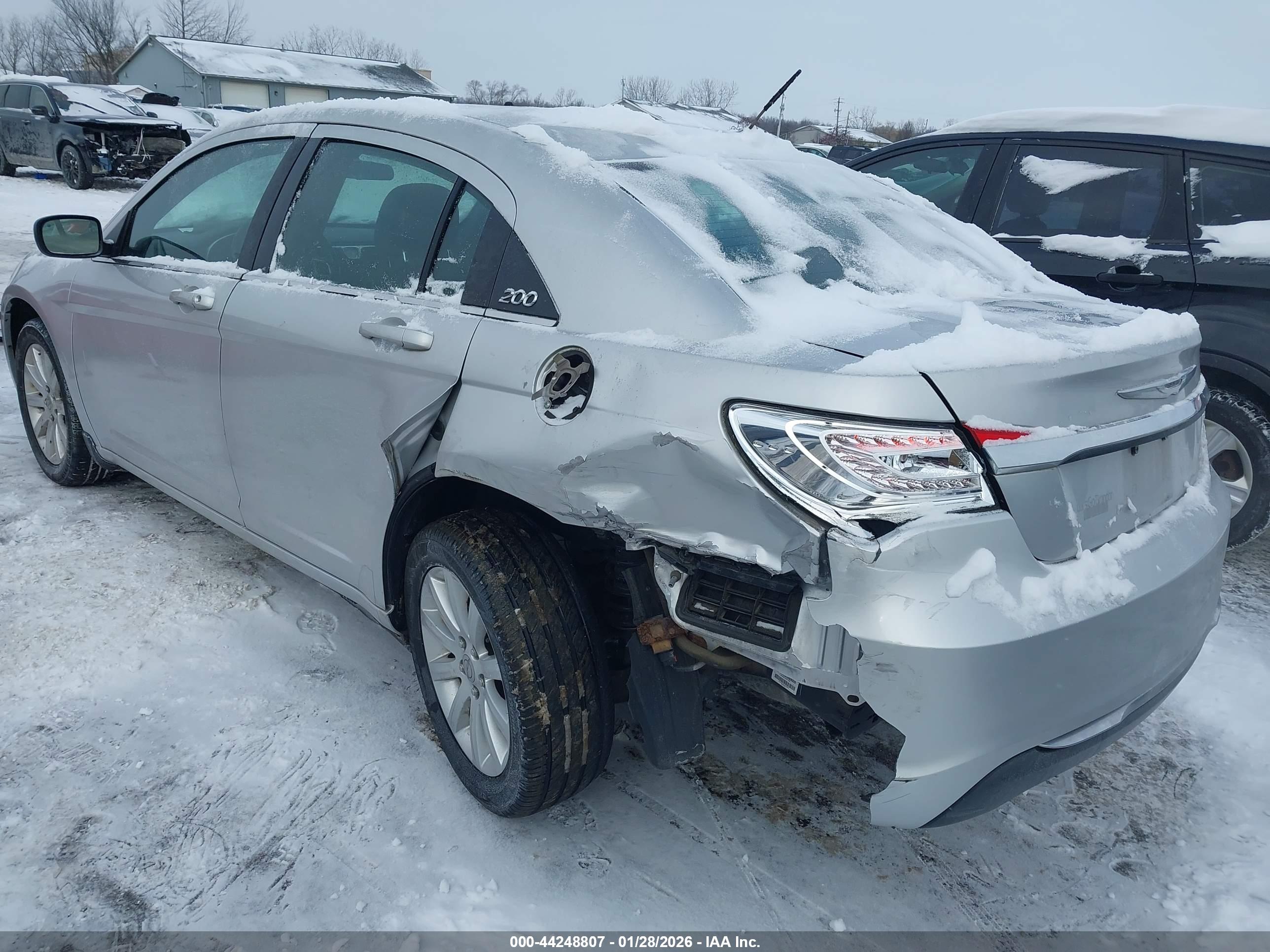 CHRYSLER 200 image 3