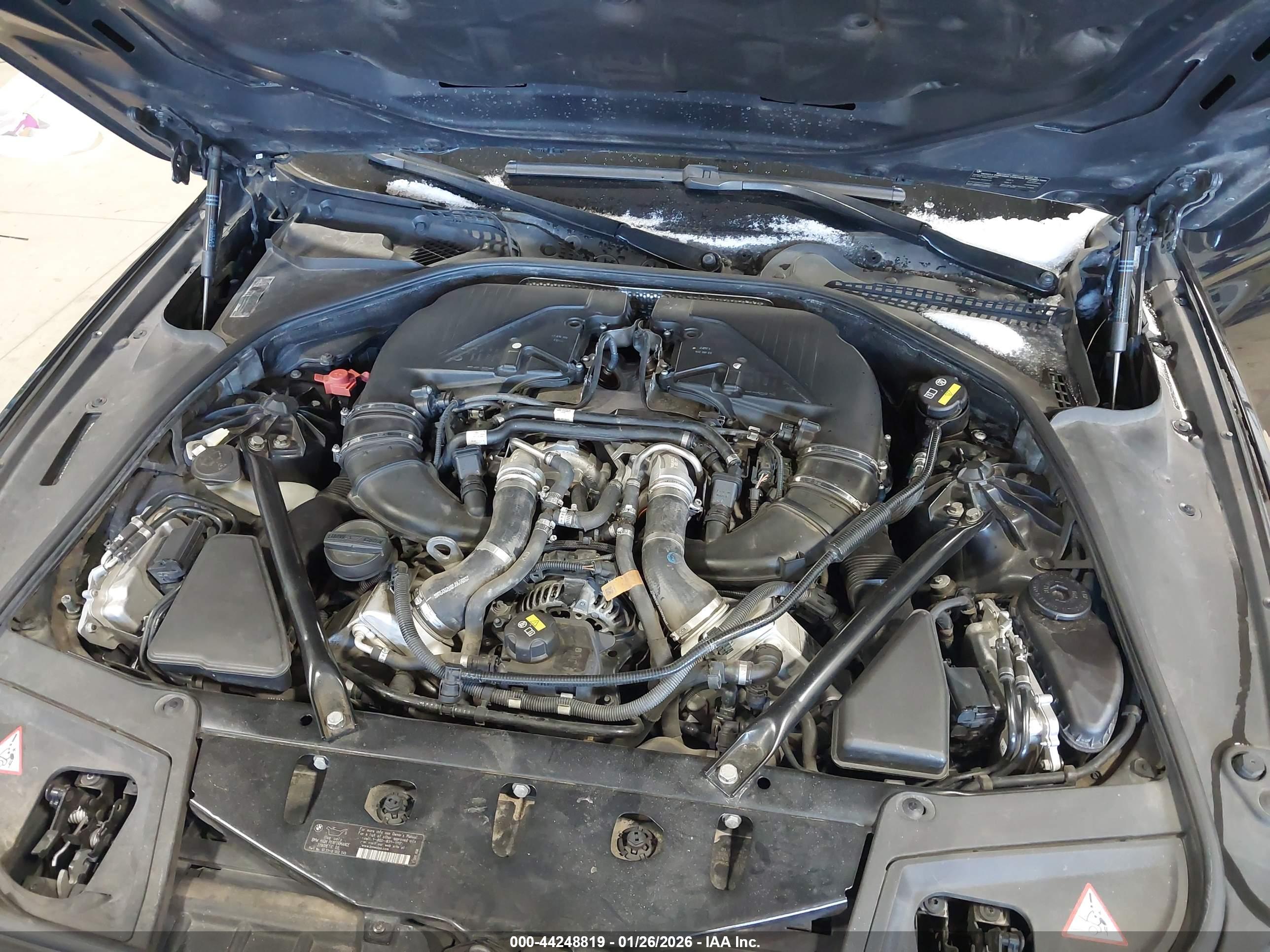 BMW 550I image 10