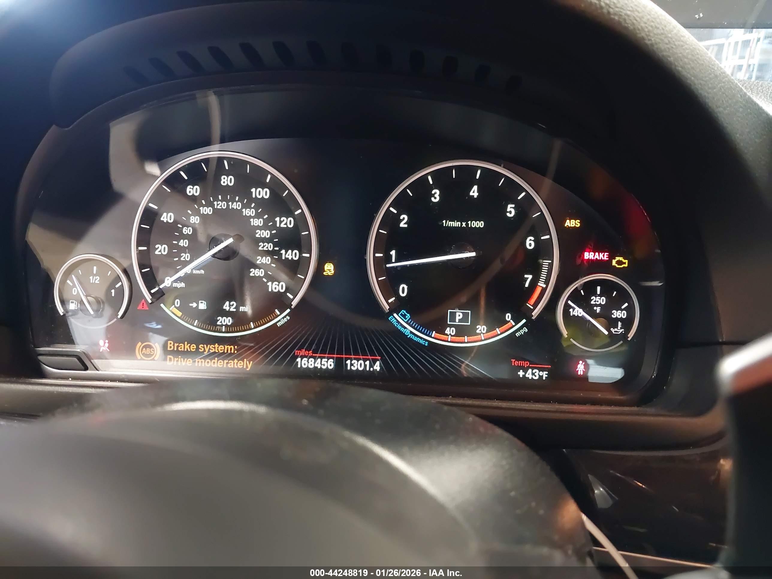 BMW 550I image 7