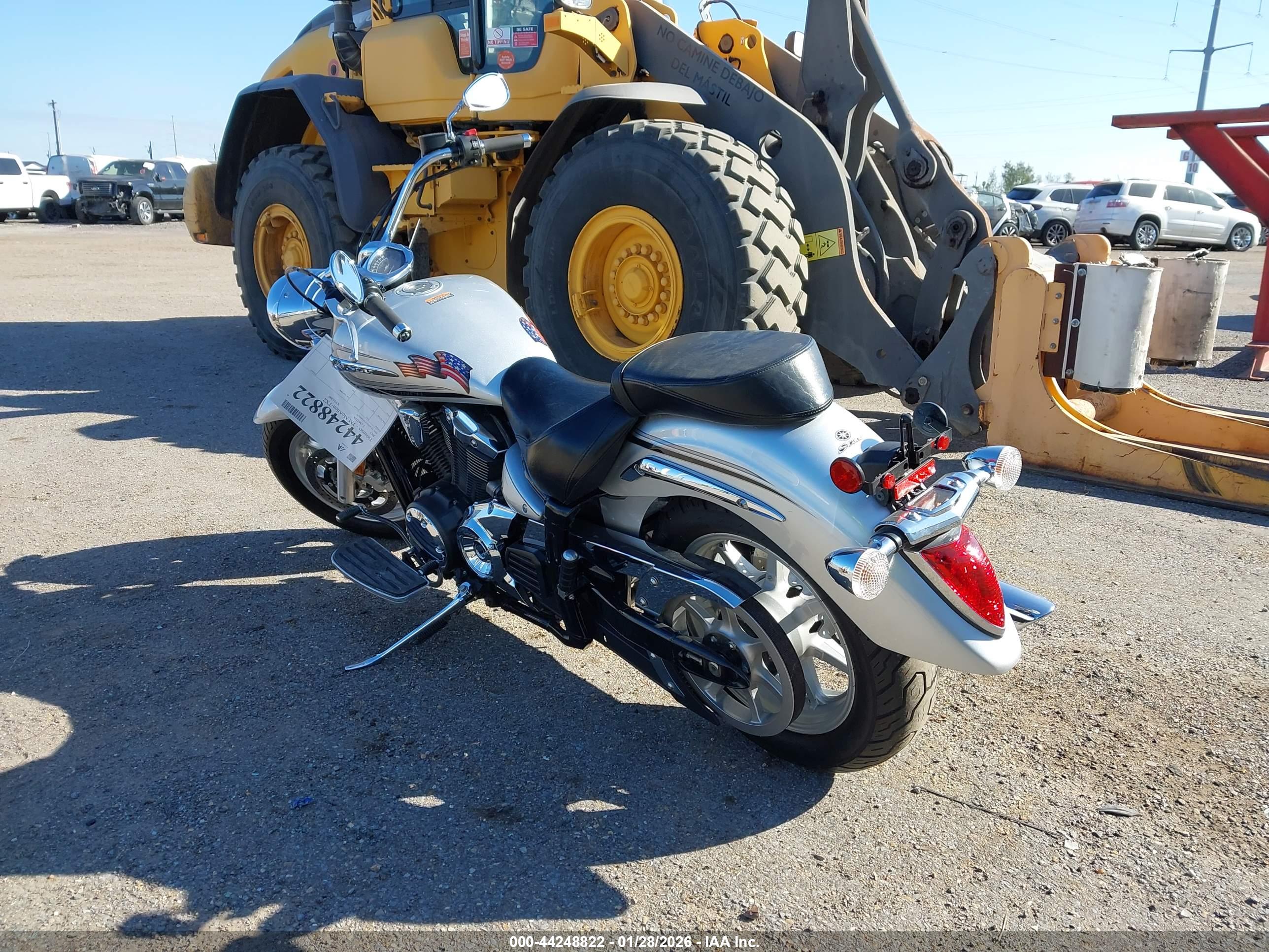 YAMAHA XVS1300 image 3