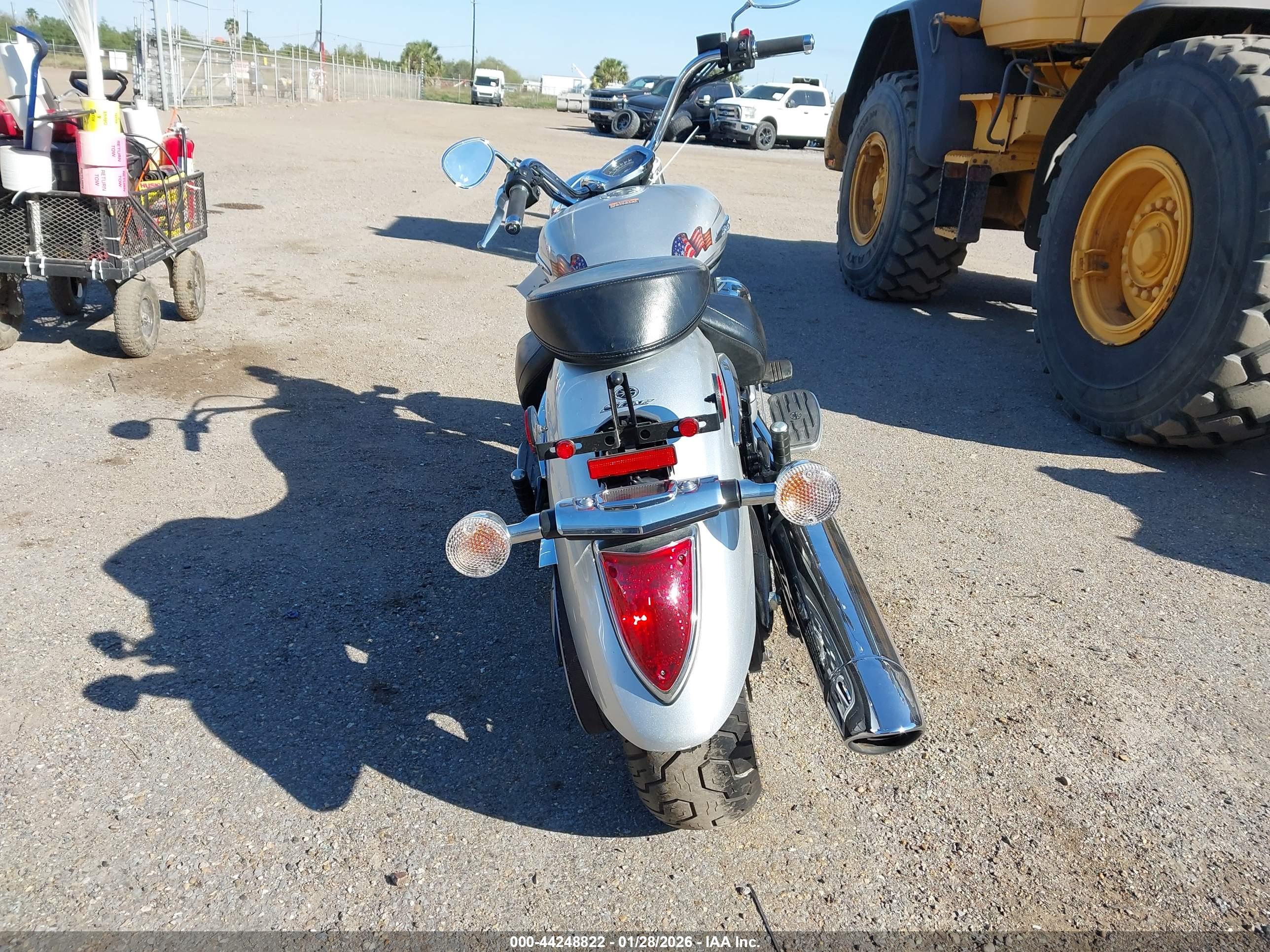 YAMAHA XVS1300 image 6