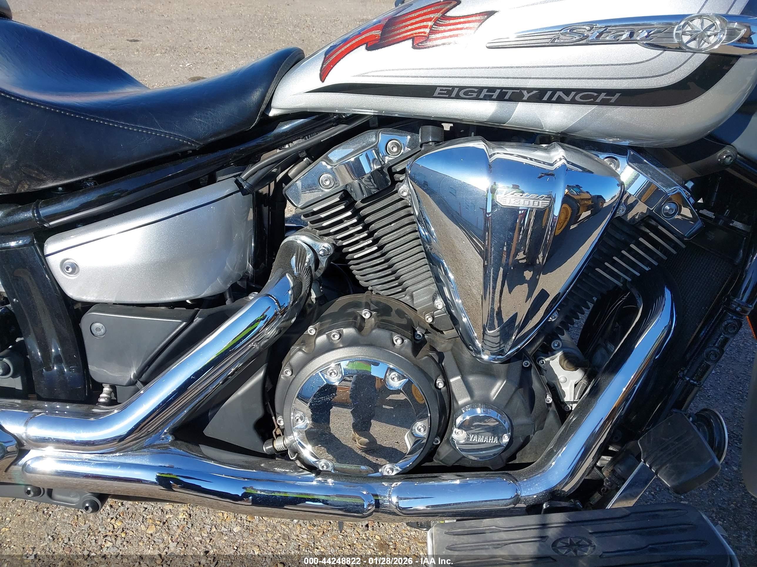 YAMAHA XVS1300 image 8