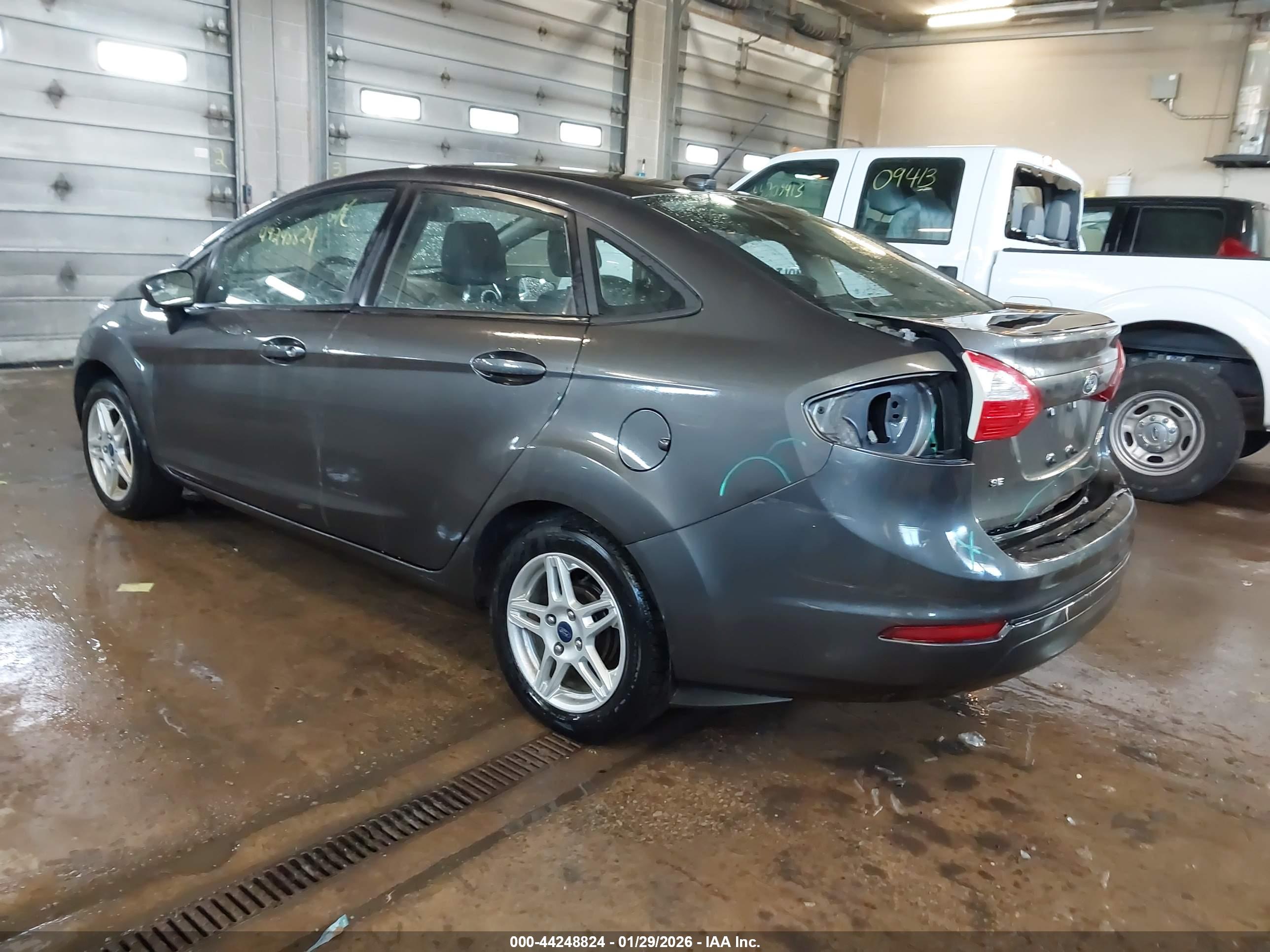 FORD FIESTA image 3