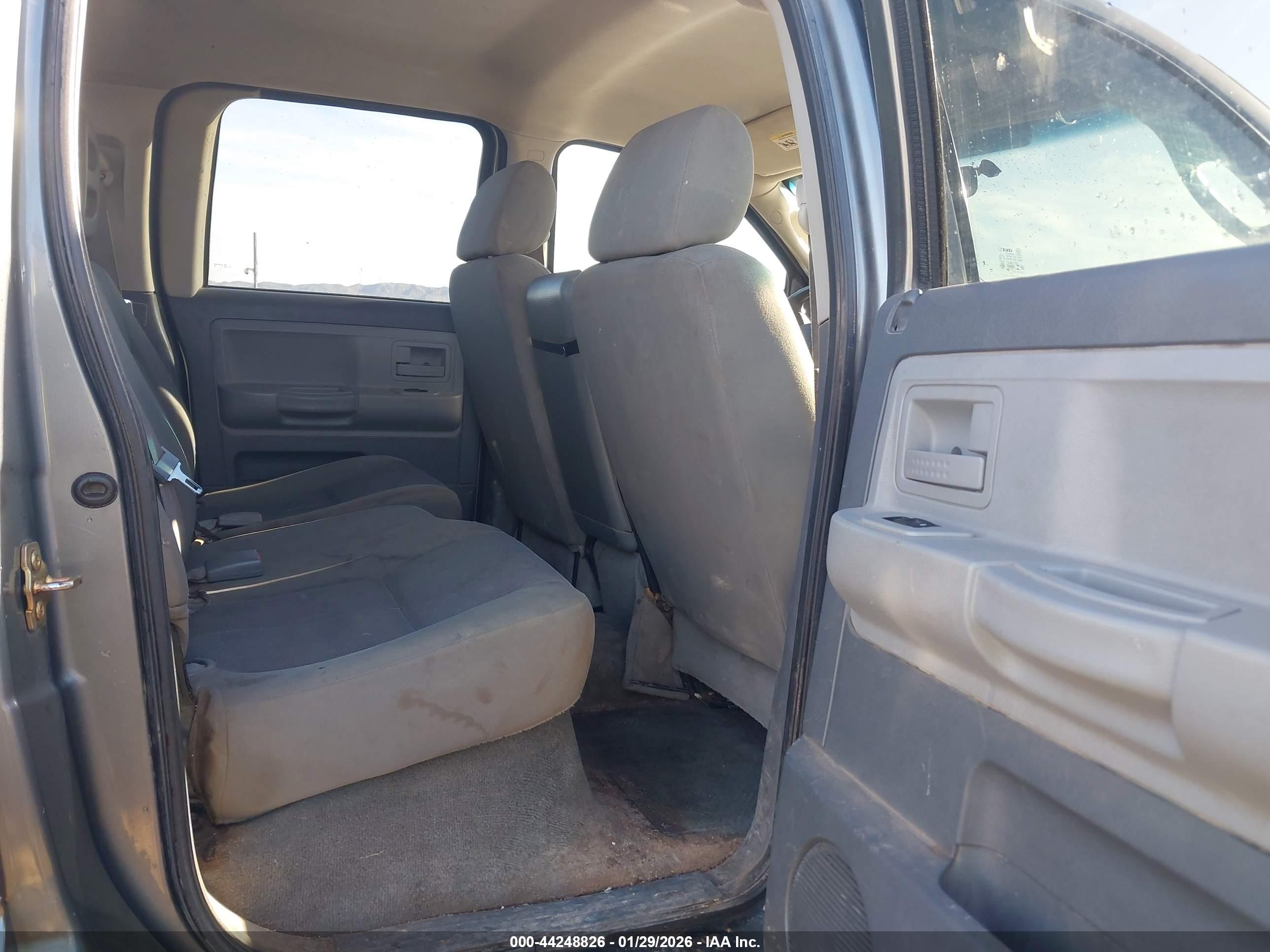 DODGE DAKOTA image 8