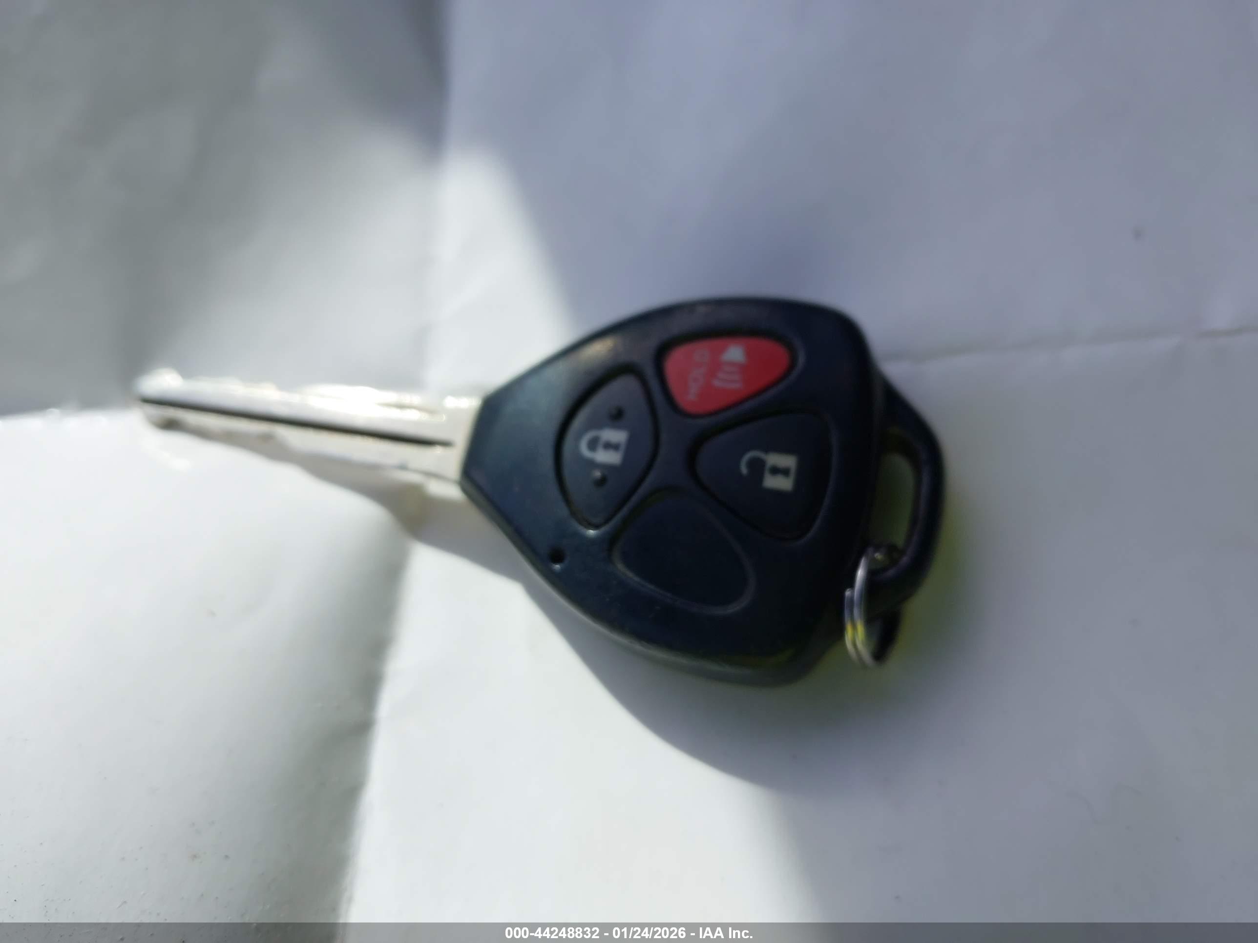 TOYOTA RAV4 image 11