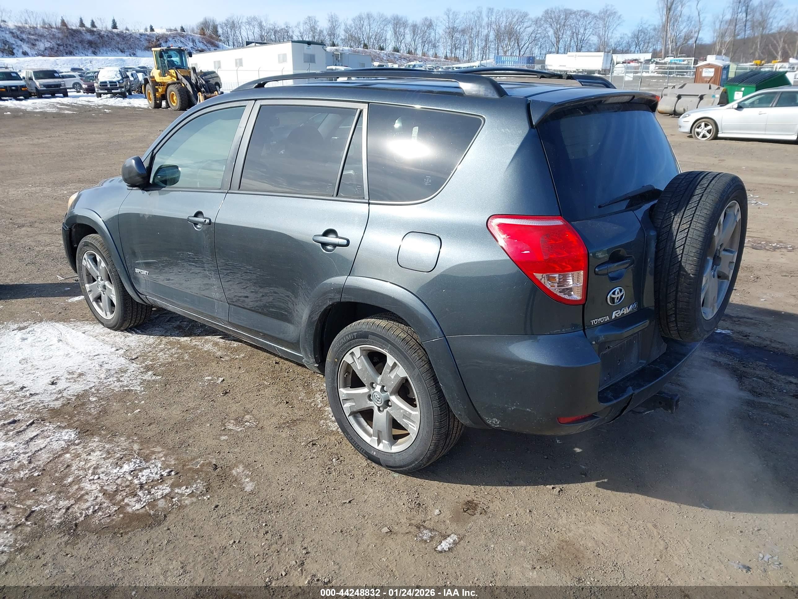 TOYOTA RAV4 image 3