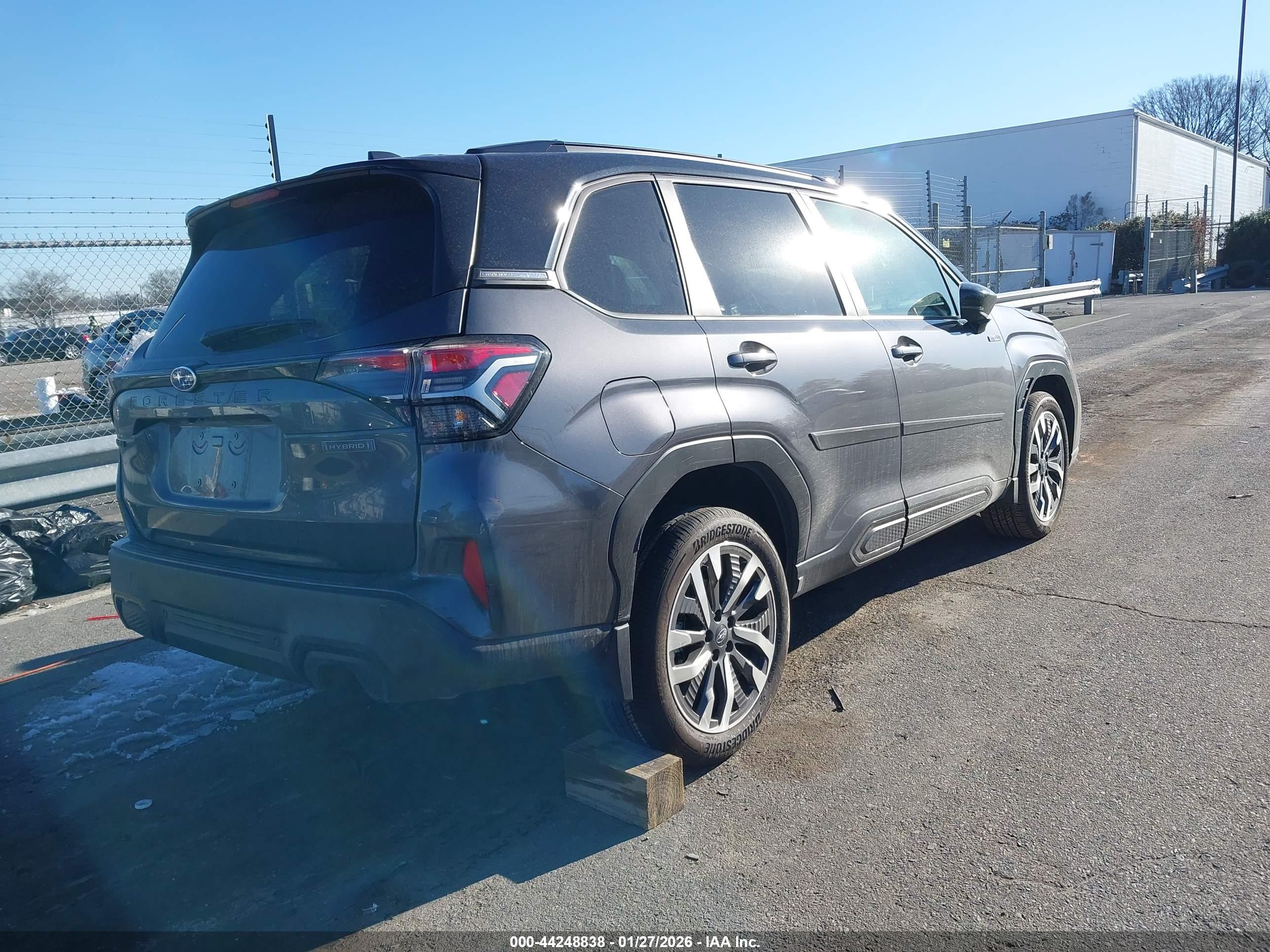 SUBARU FORESTER image 4
