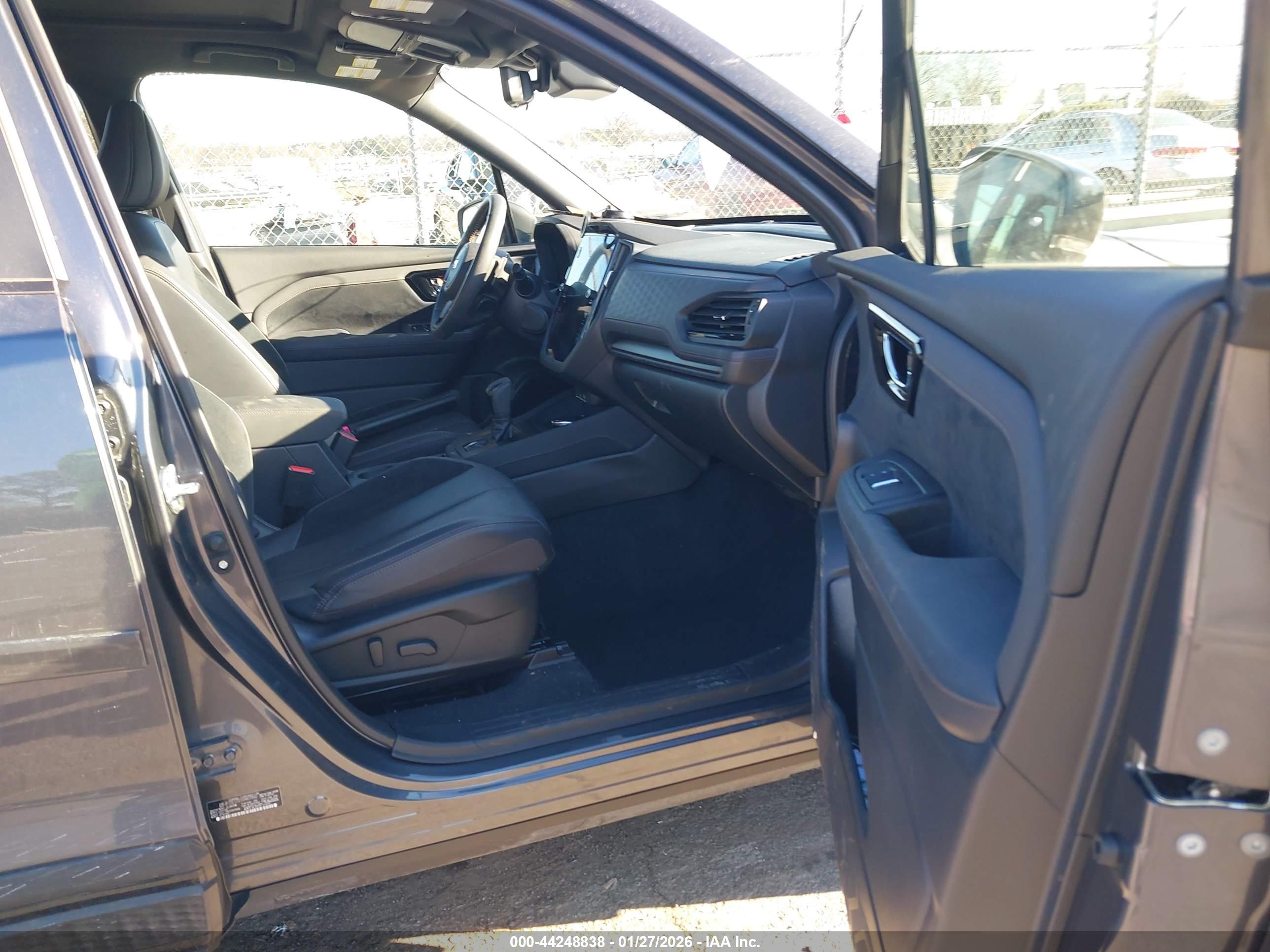 SUBARU FORESTER image 5