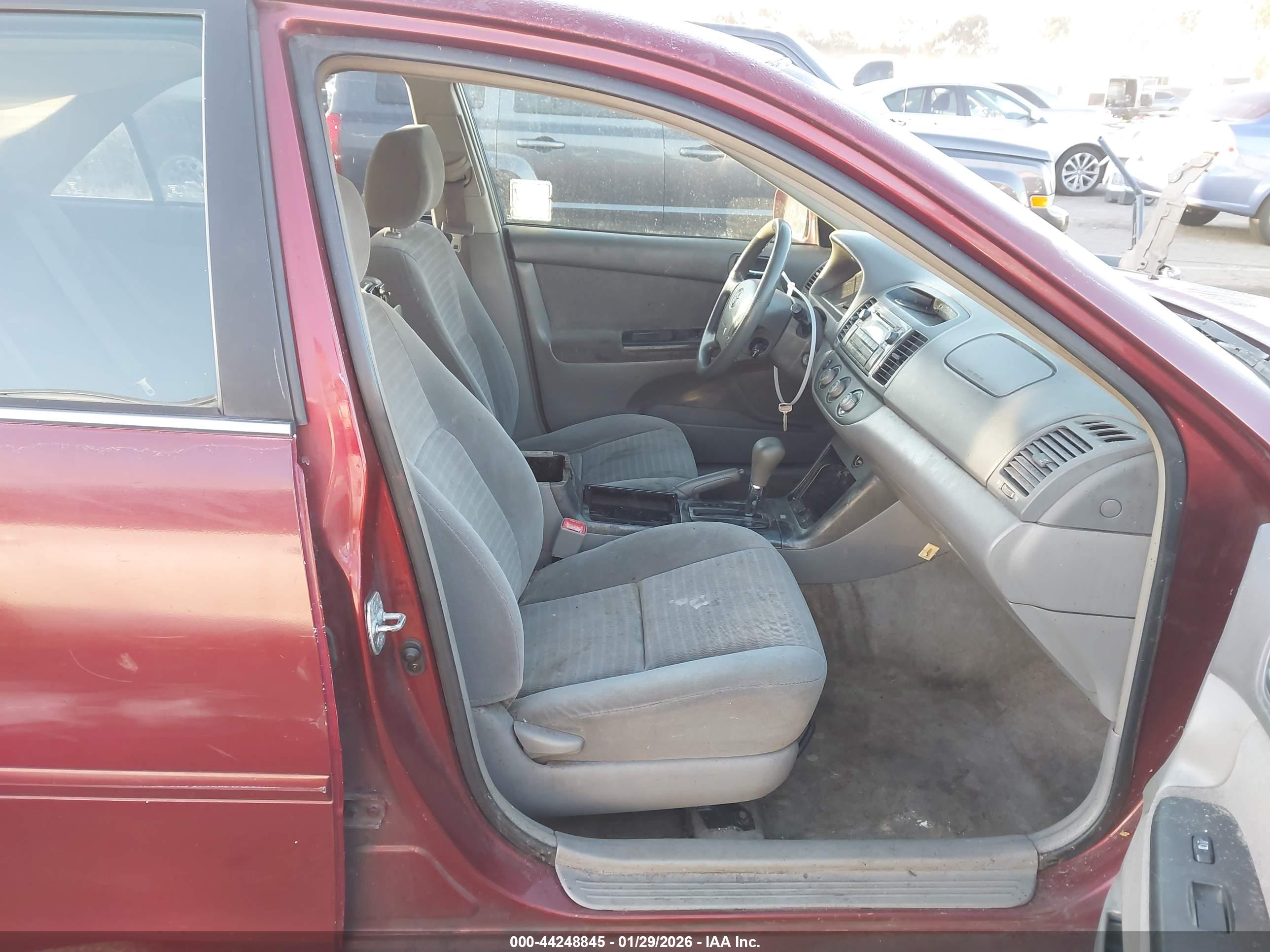 TOYOTA CAMRY image 5