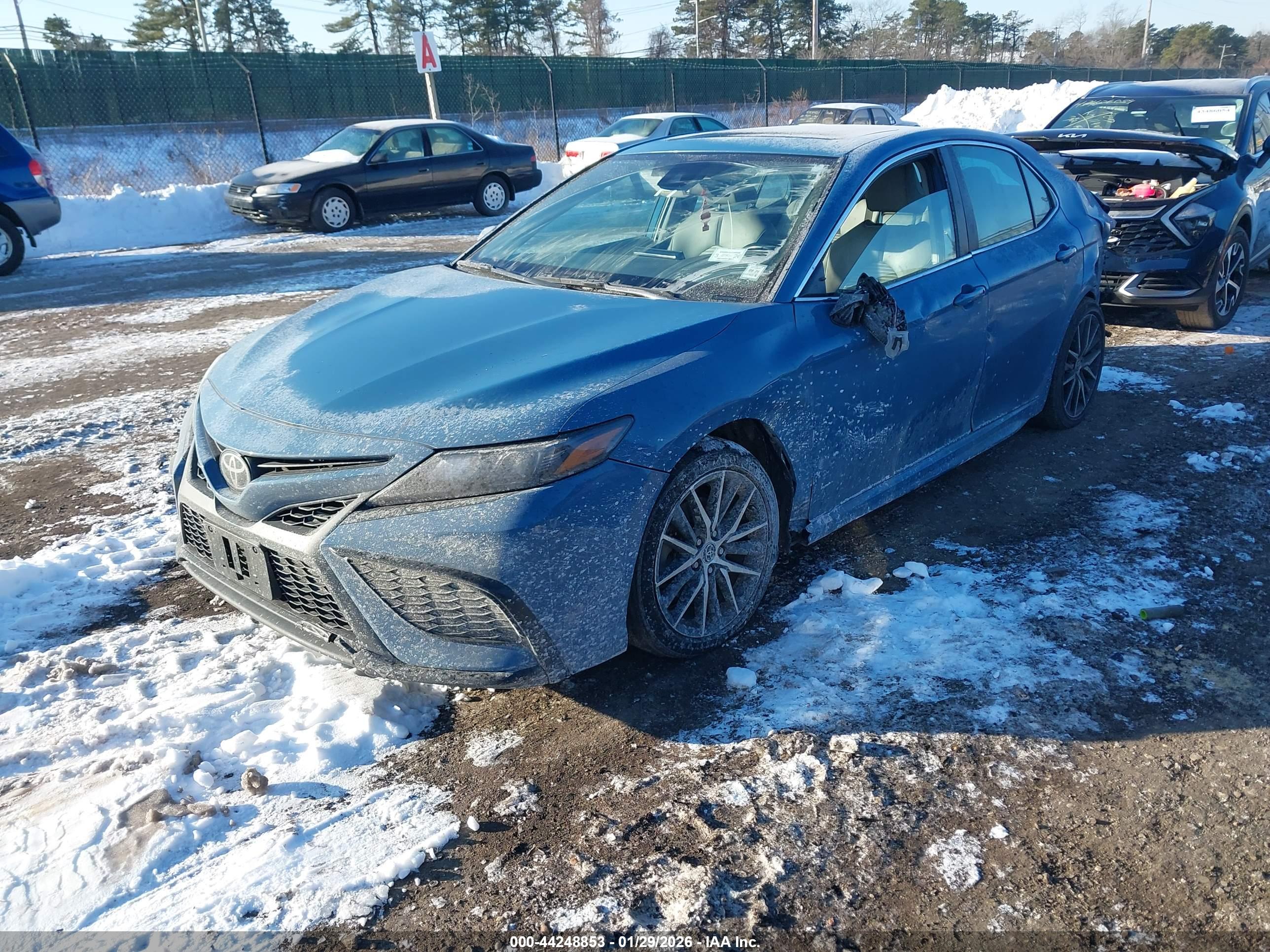 TOYOTA CAMRY image 2