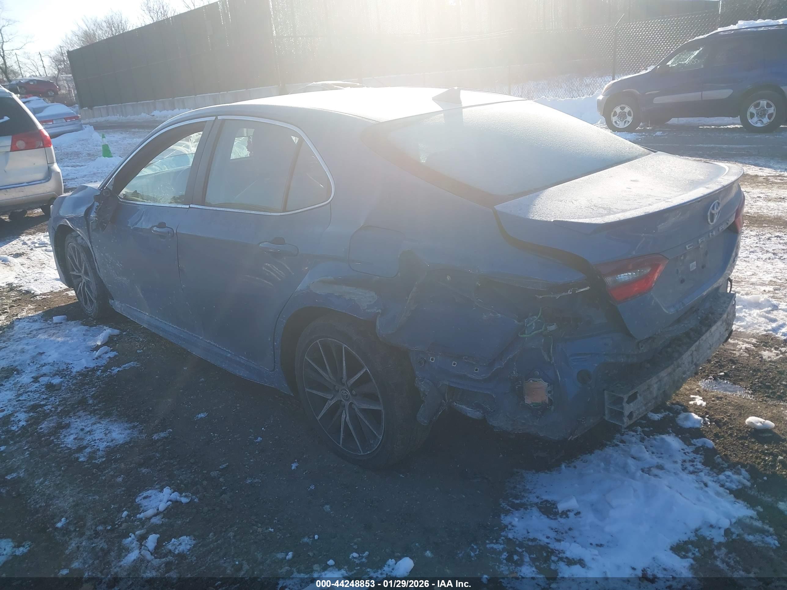 TOYOTA CAMRY image 3