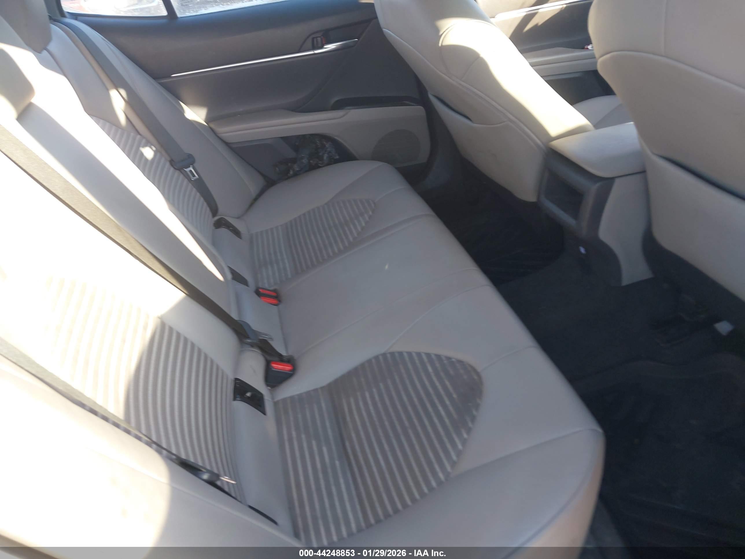 TOYOTA CAMRY image 8
