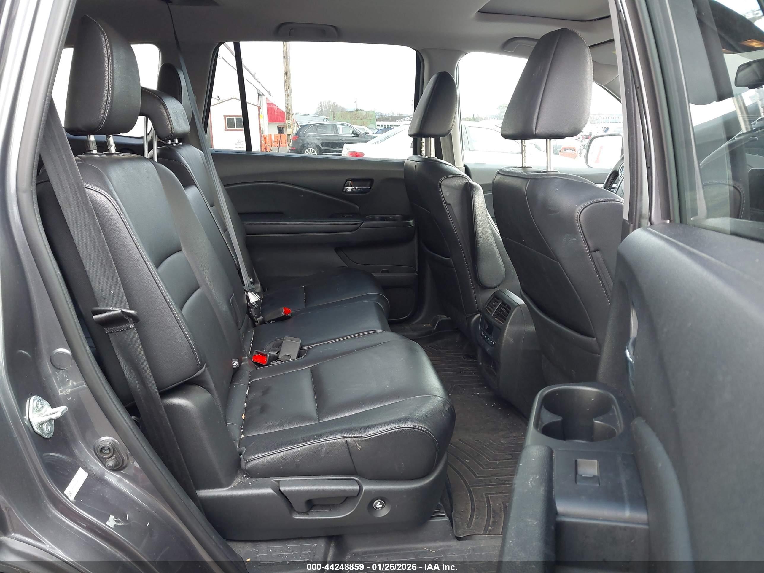 HONDA PILOT image 8