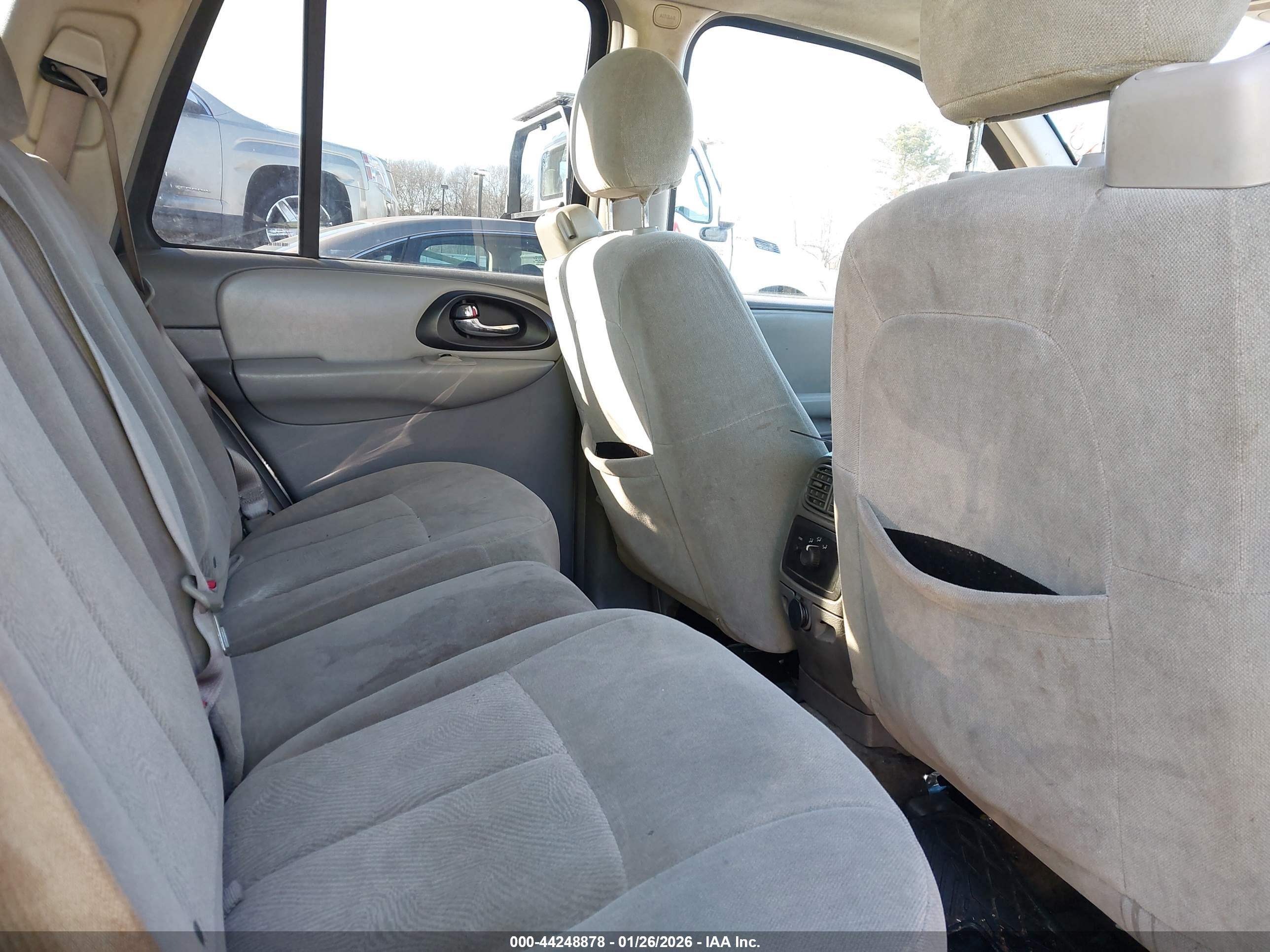 CHEVROLET TRAILBLAZER image 8