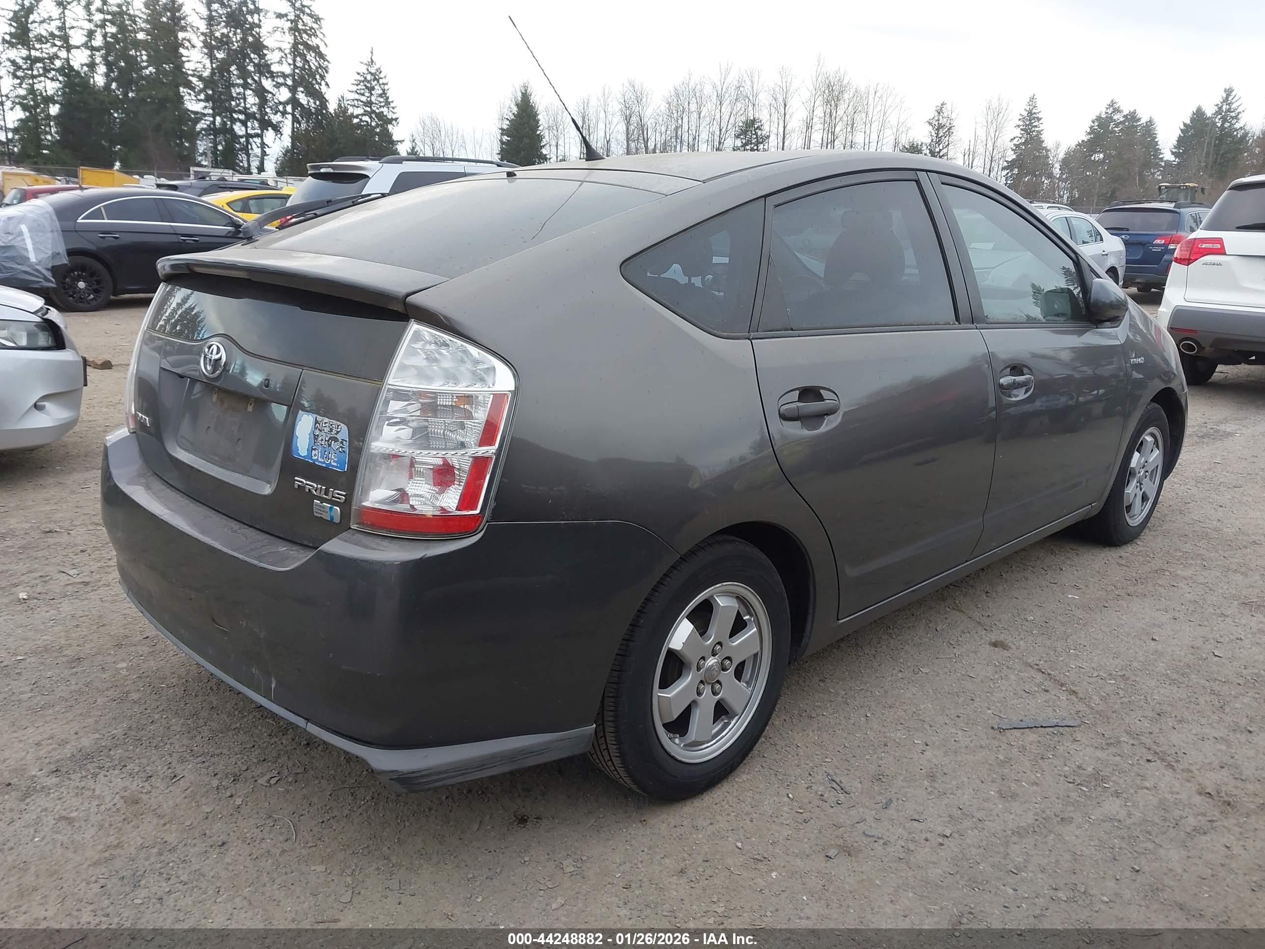 TOYOTA PRIUS image 4
