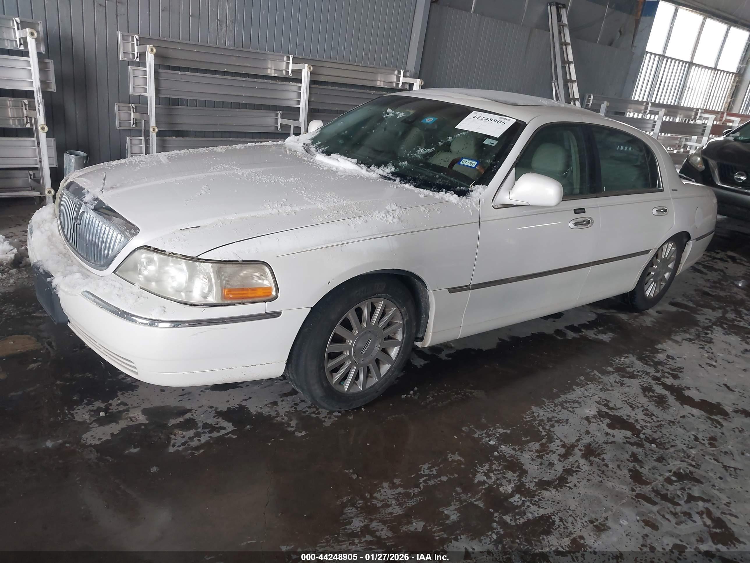 LINCOLN TOWN image 2