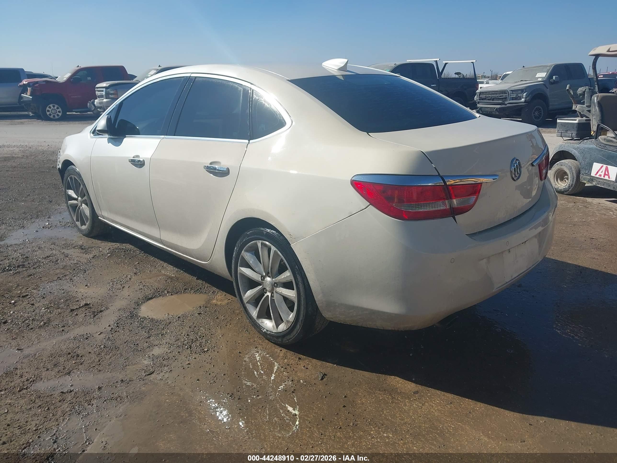 BUICK VERANO image 3