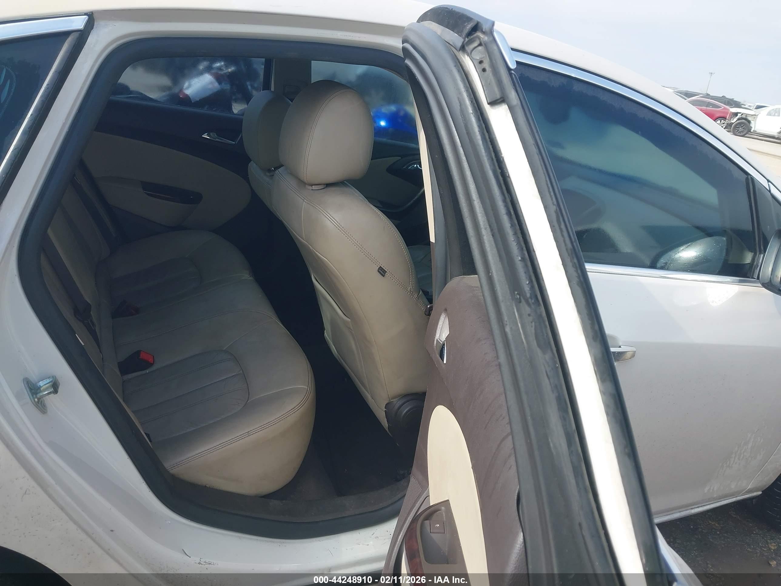 BUICK VERANO image 8
