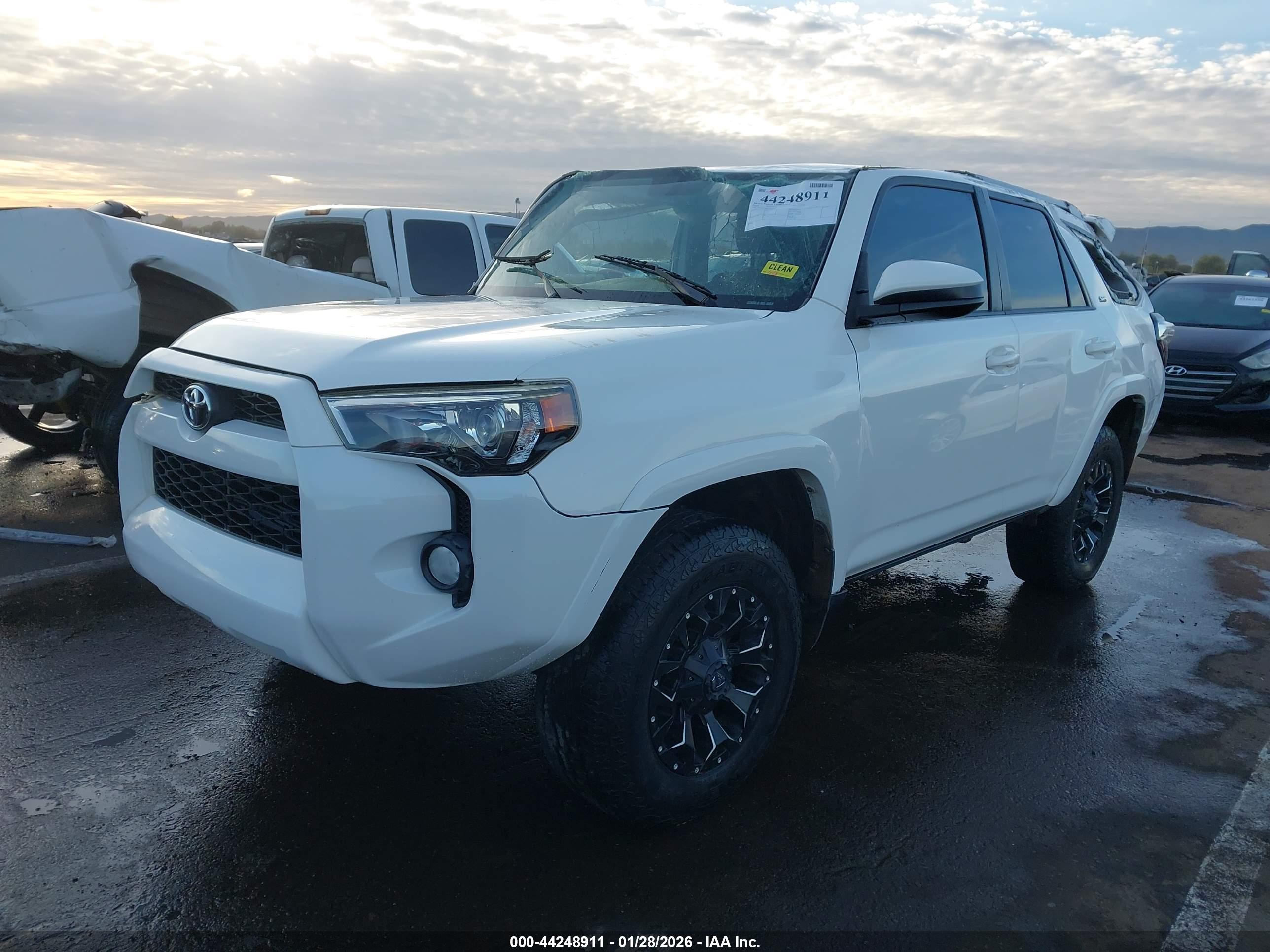 TOYOTA 4RUNNER image 2