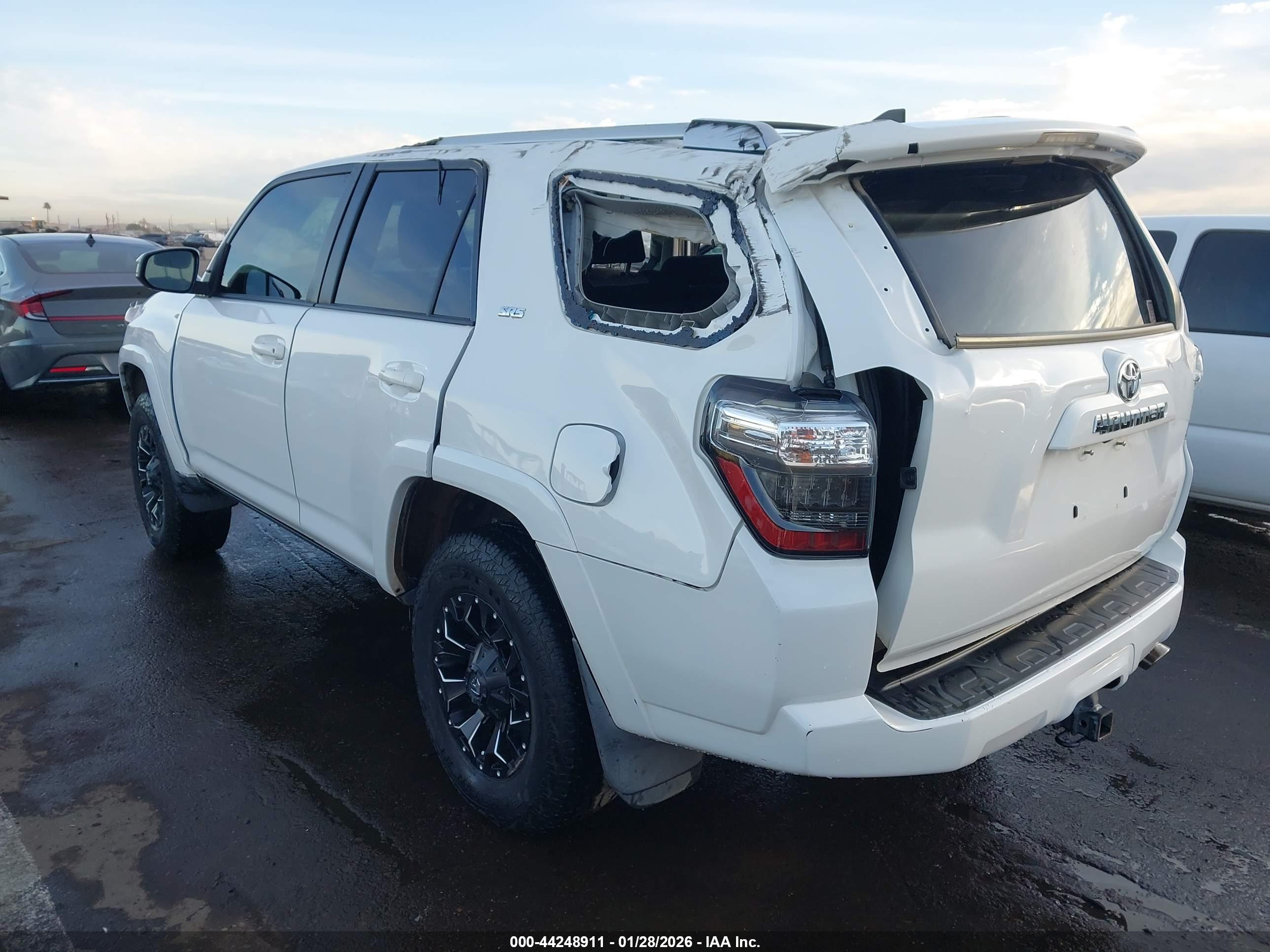 TOYOTA 4RUNNER image 3