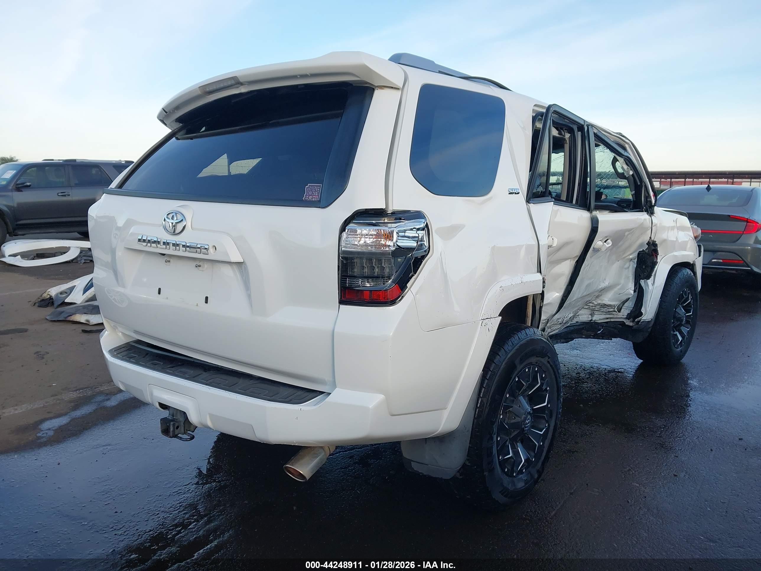 TOYOTA 4RUNNER image 4