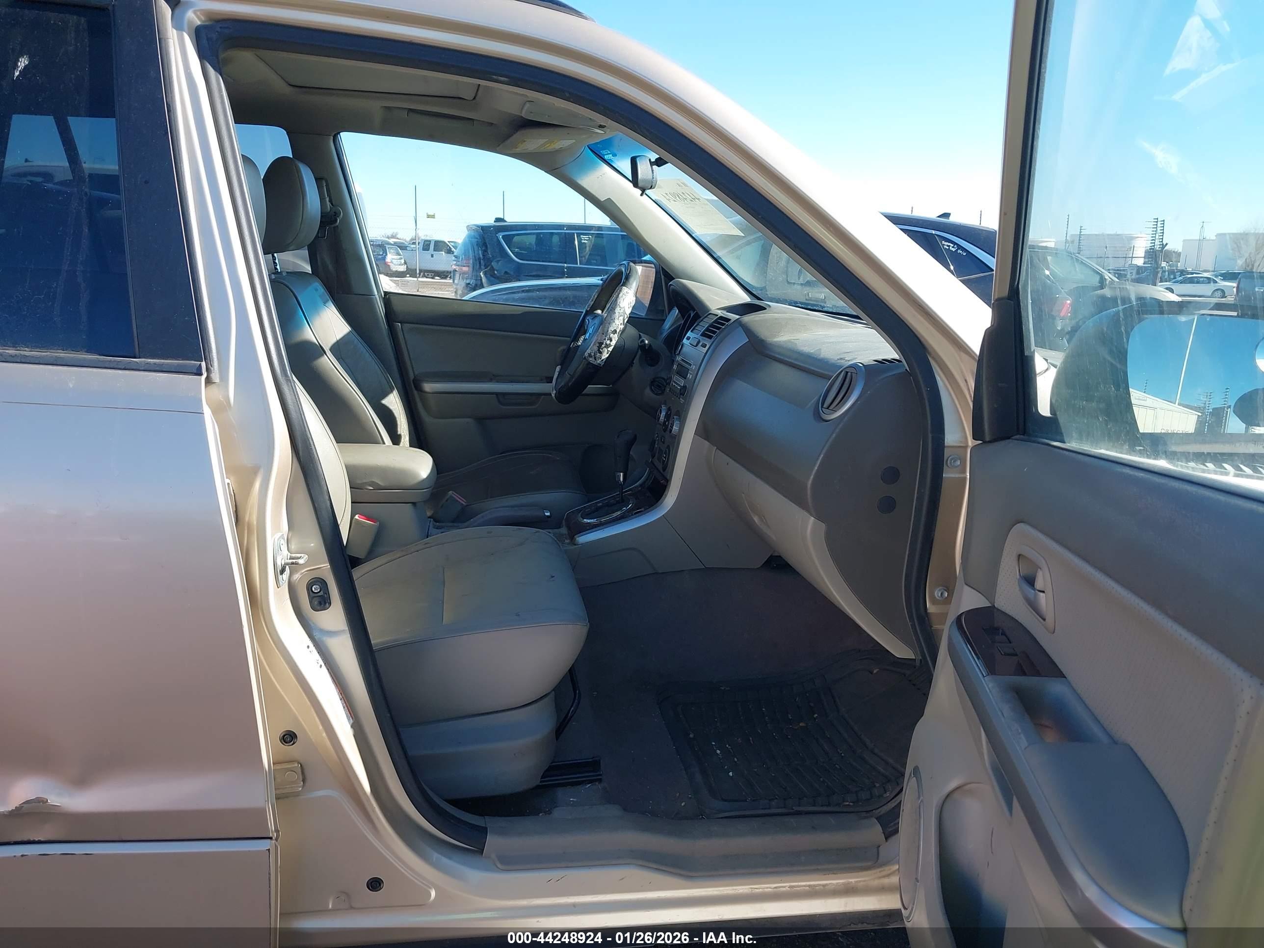 SUZUKI GRAND image 5