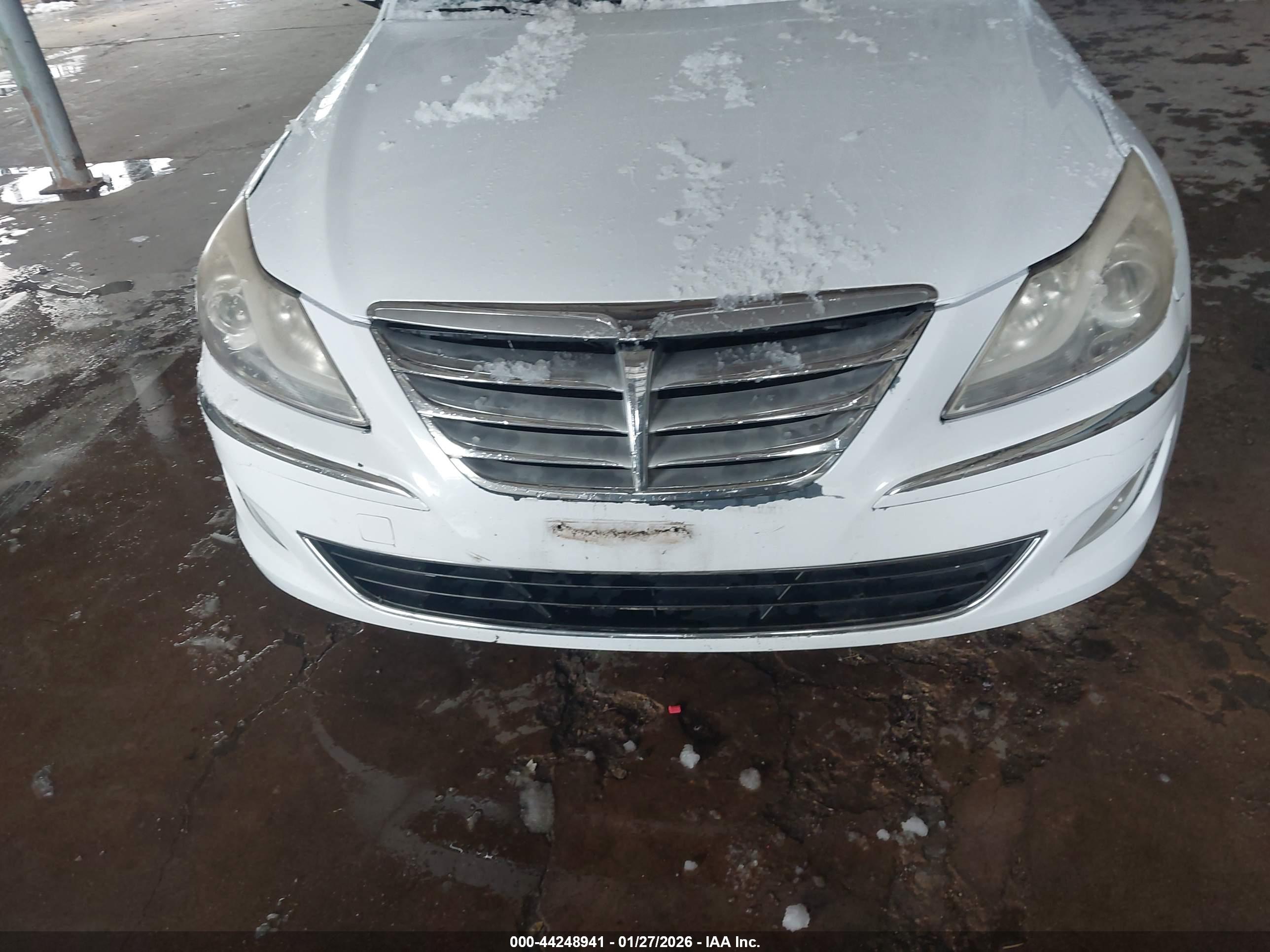 HYUNDAI GENESIS image 6