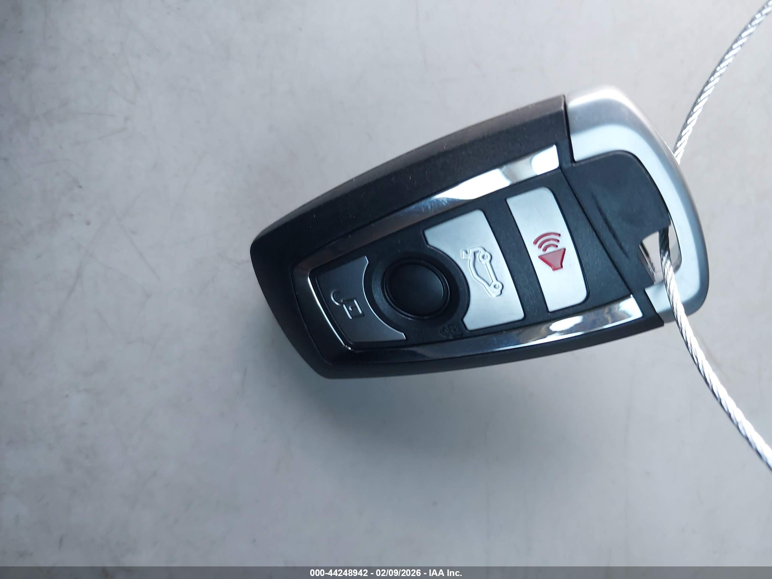 BMW 320I image 11