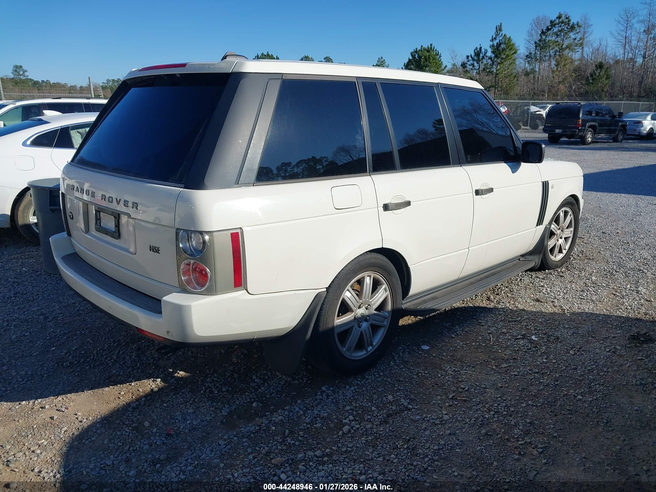 LAND ROVER image 4