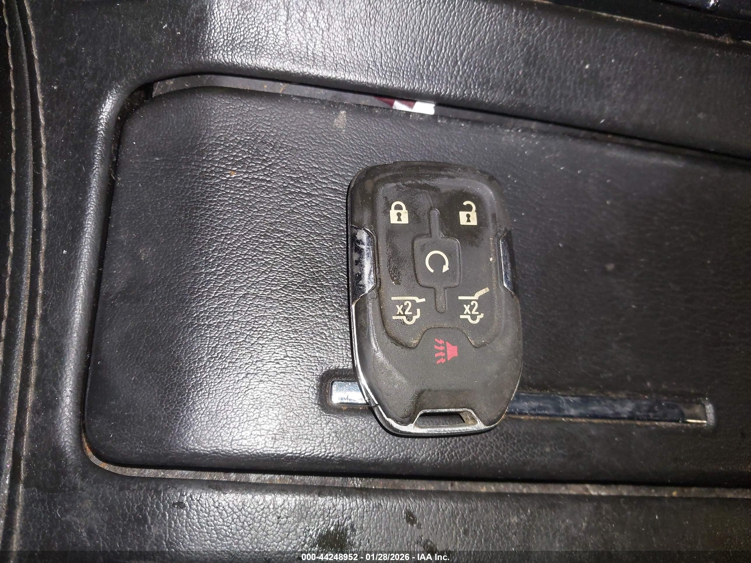 CHEVROLET SUBURBAN image 11
