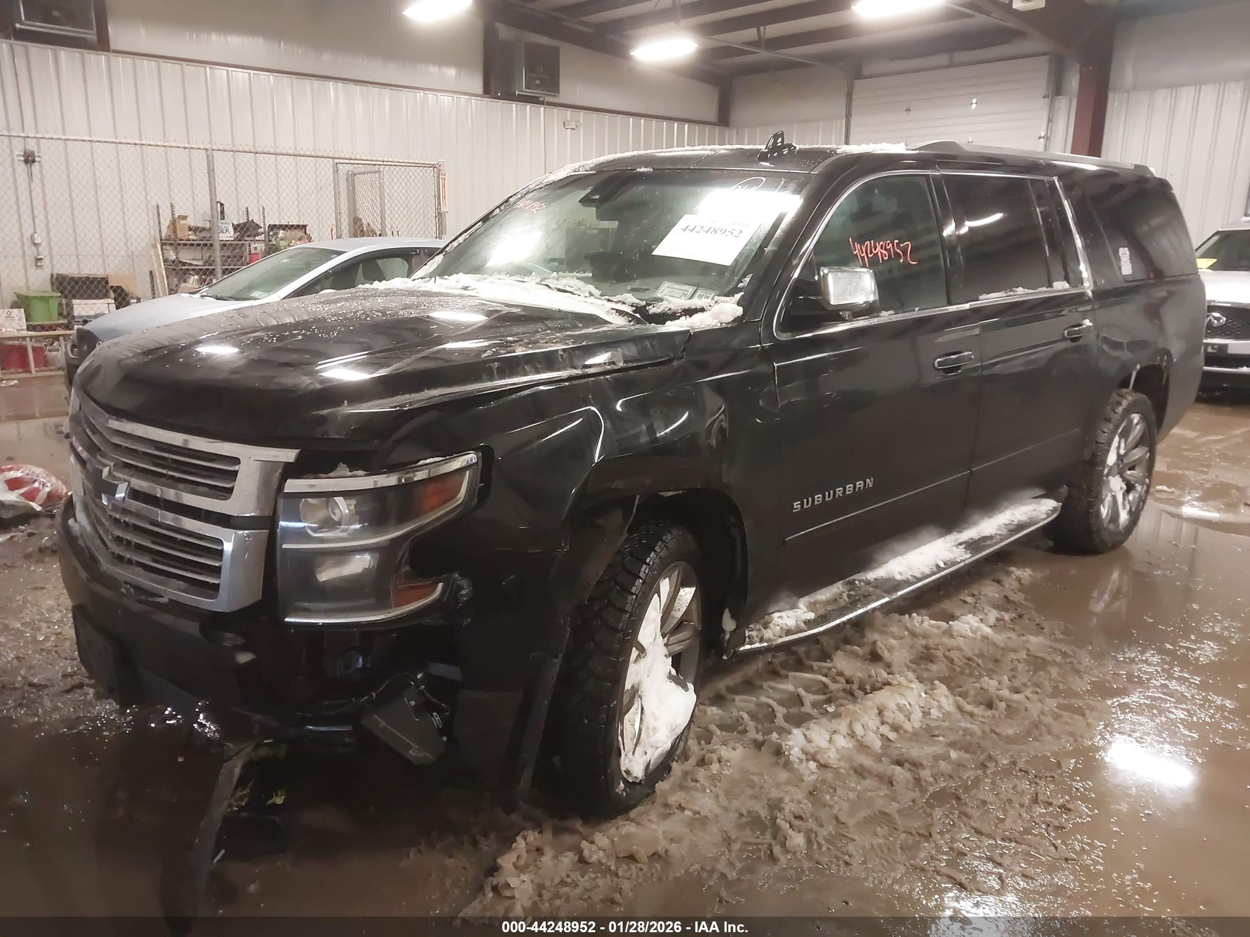 CHEVROLET SUBURBAN image 2