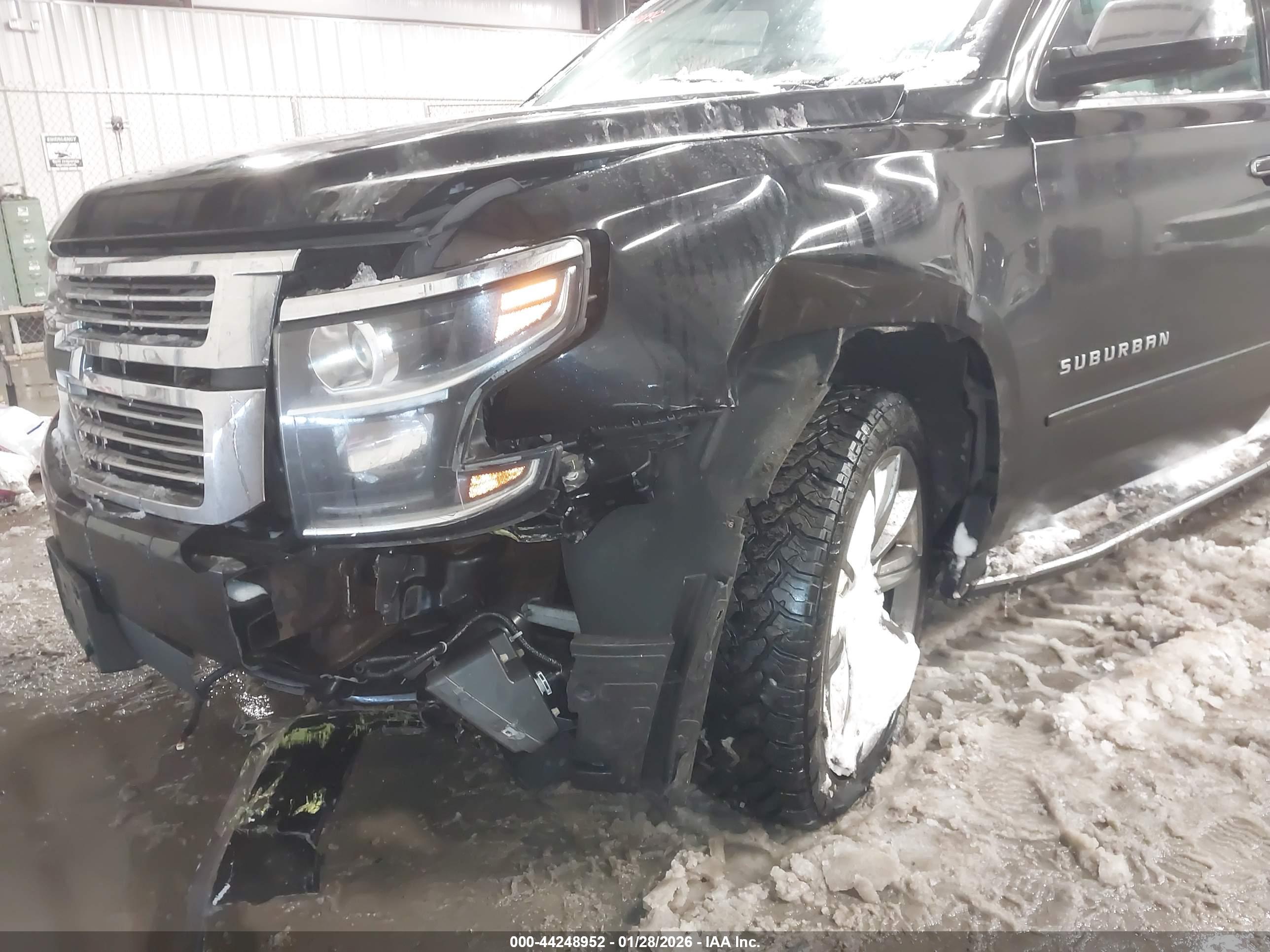 CHEVROLET SUBURBAN image 6