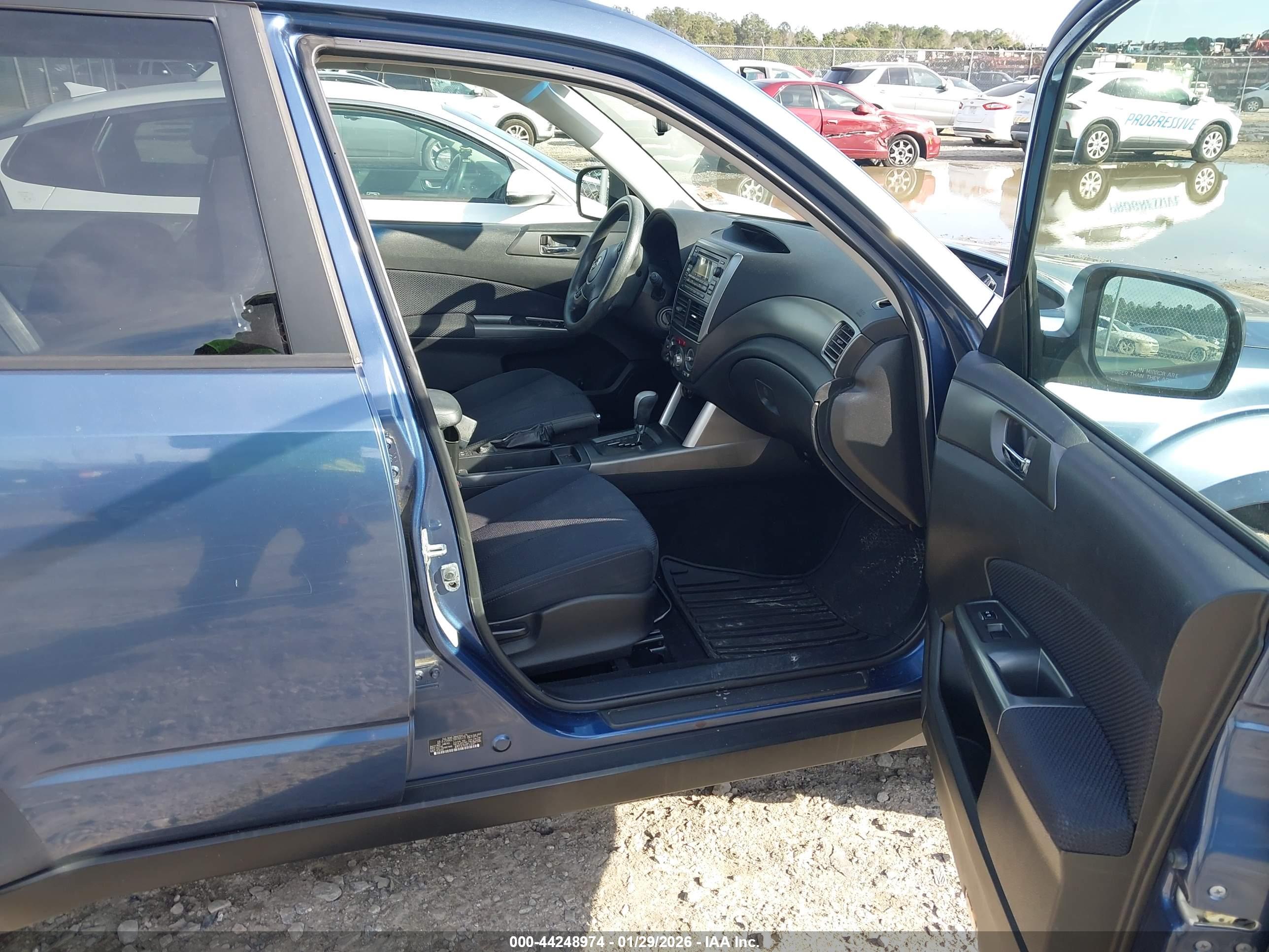 SUBARU FORESTER image 5