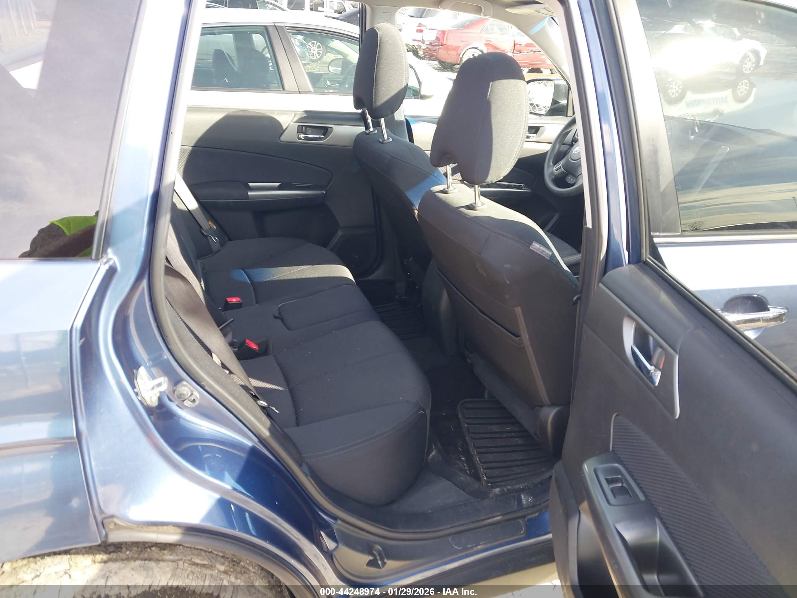 SUBARU FORESTER image 8