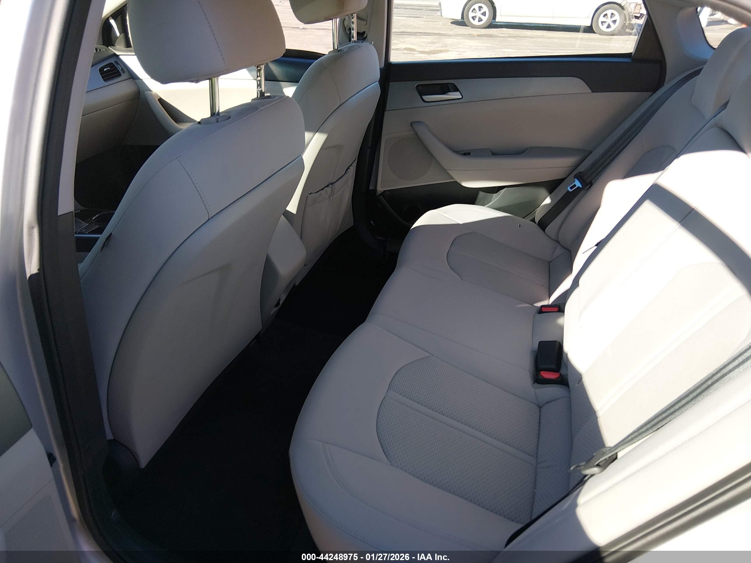HYUNDAI SONATA image 8