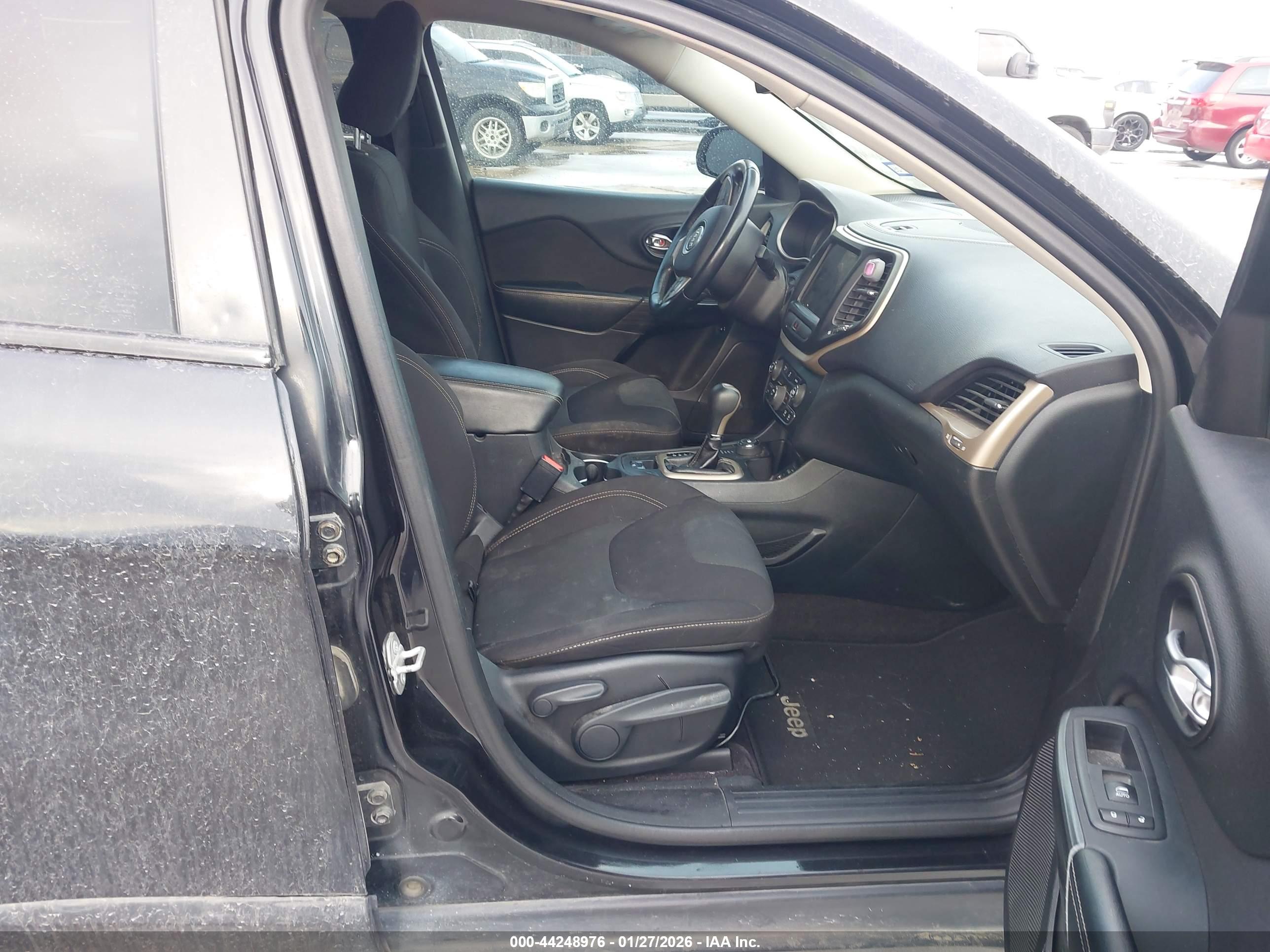 JEEP CHEROKEE image 5
