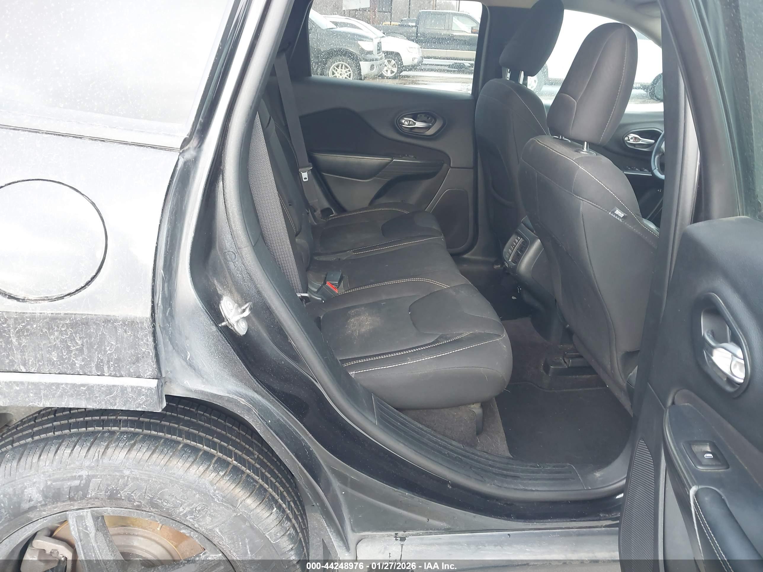 JEEP CHEROKEE image 8