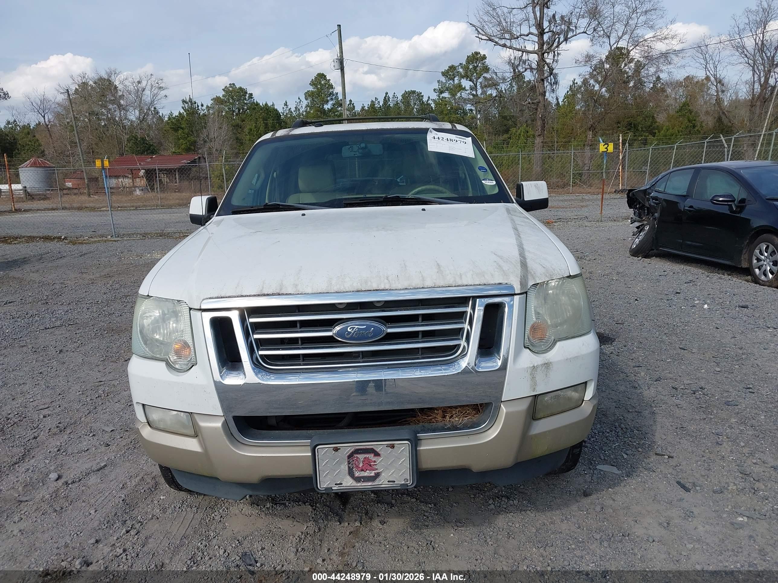 FORD EXPLORER image 6