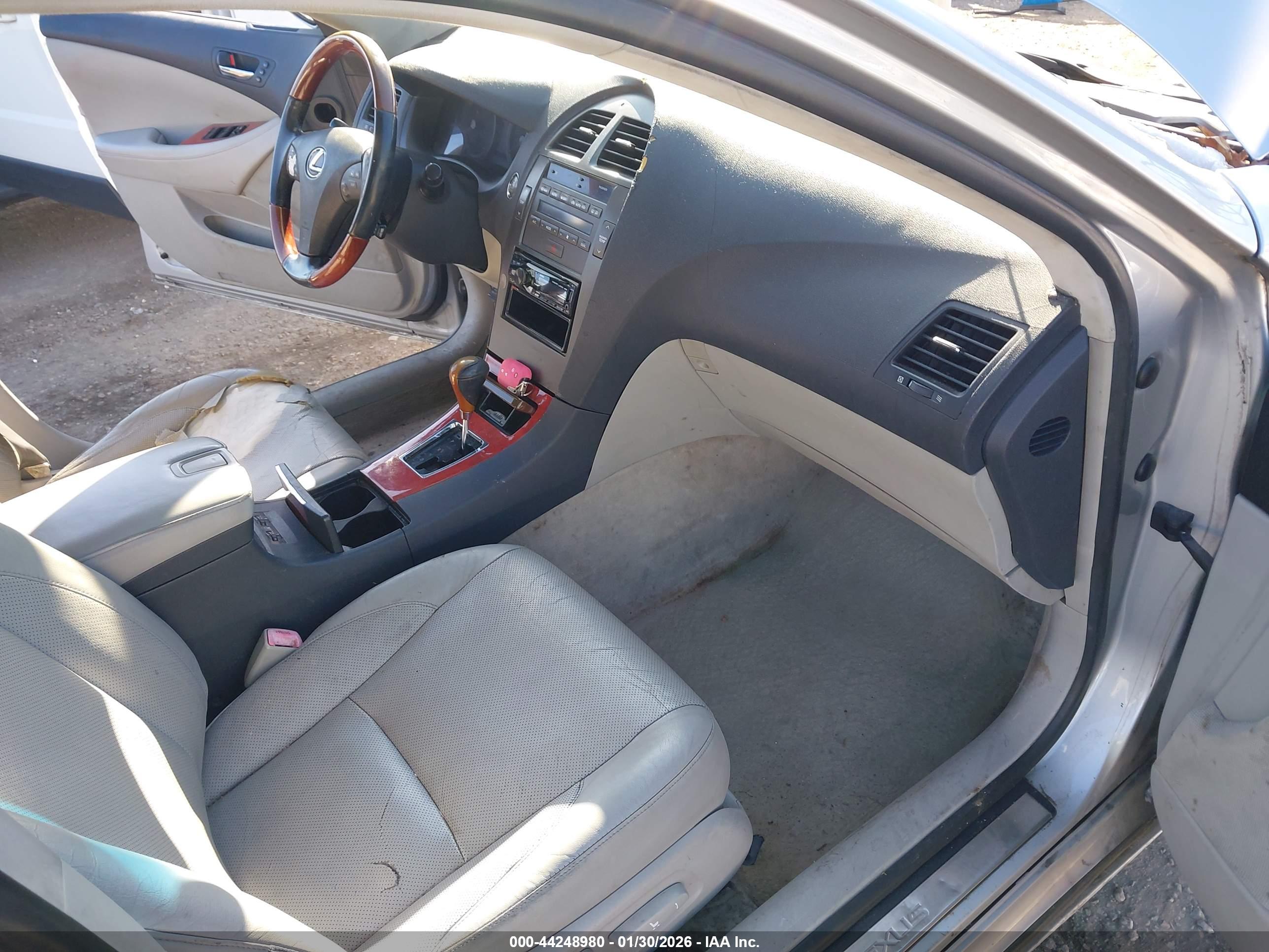 LEXUS ES image 5