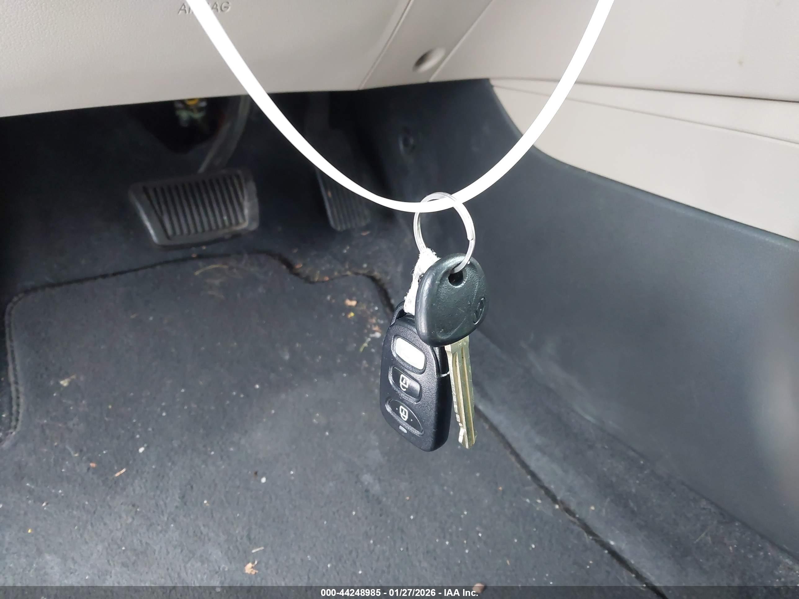 HYUNDAI ELANTRA image 11