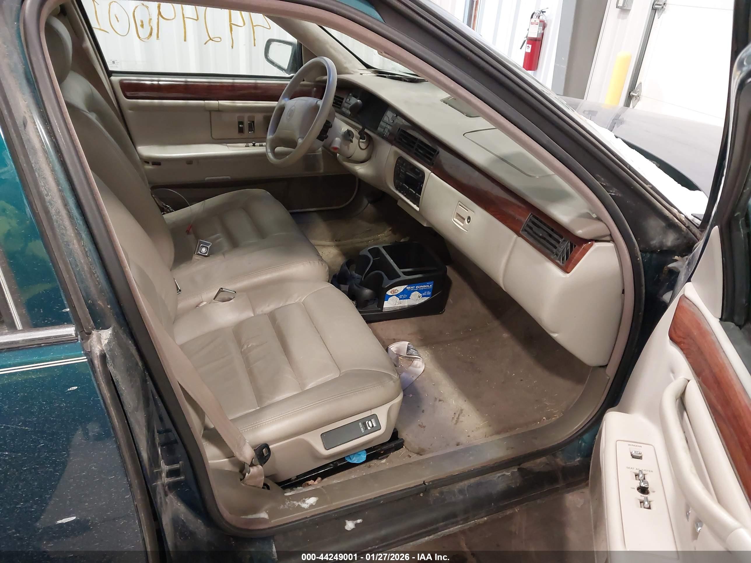 CADILLAC DEVILLE image 5