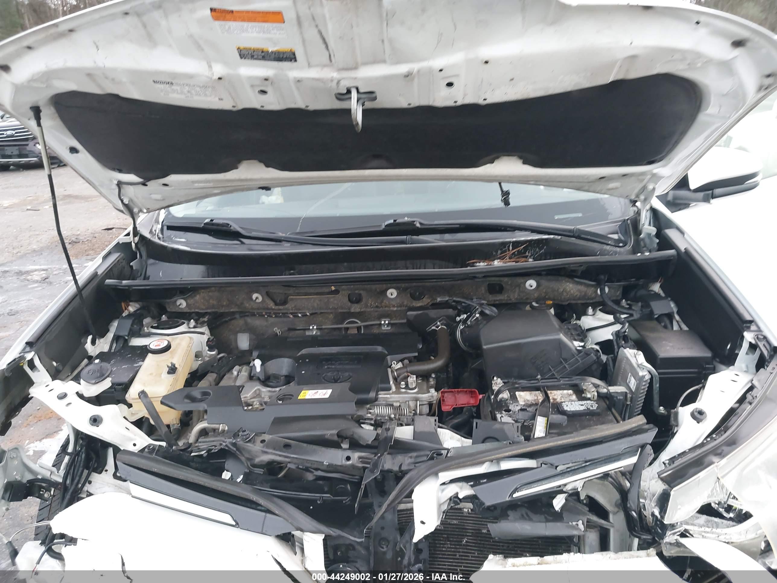 TOYOTA RAV4 image 10