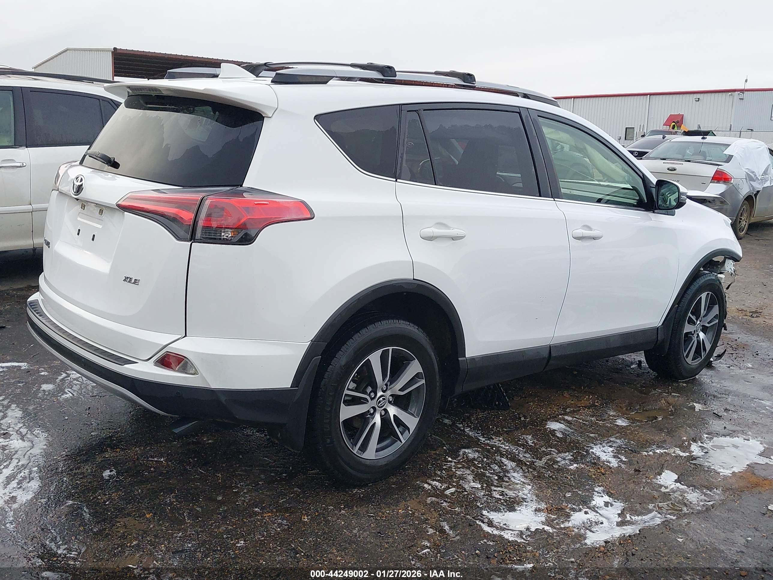TOYOTA RAV4 image 4